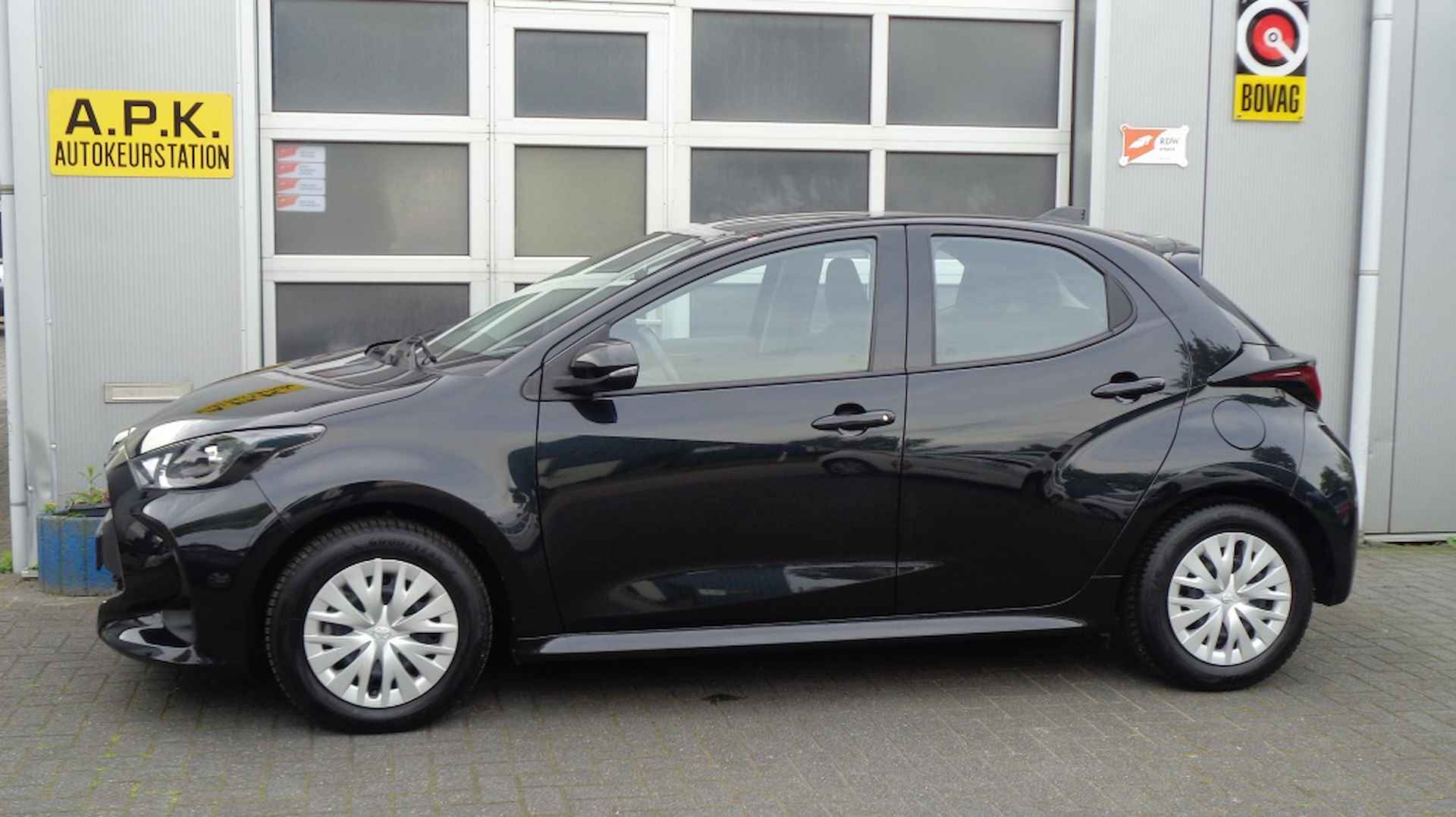 Toyota Yaris 1.5 Hybride . Active *Apple Carpl./Android Auto*Navi*Cruisecontr - 2/24