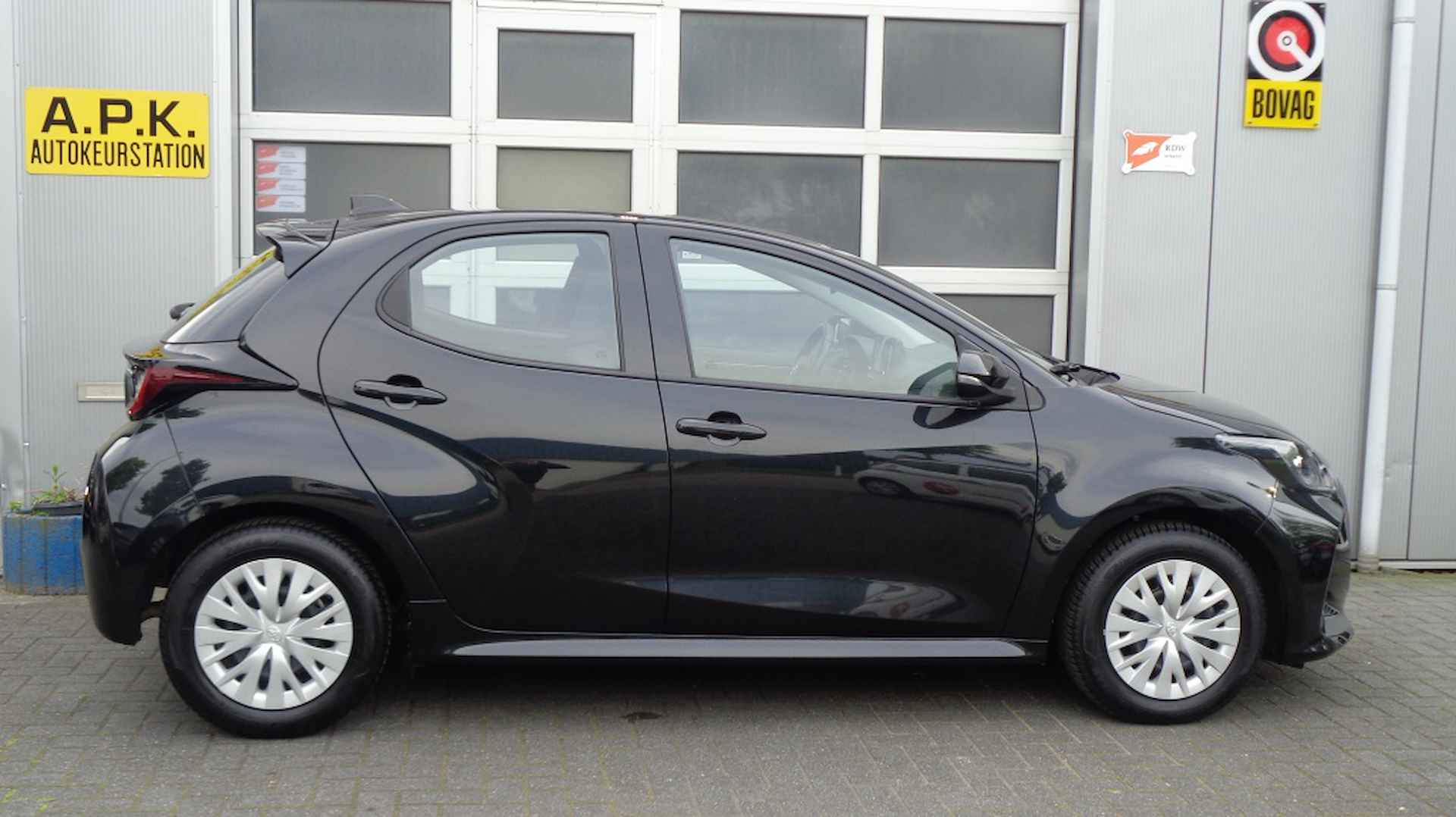 Toyota Yaris 1.5 Hybride . Active *Apple Carpl./Android Auto*Navi*Cruisecontr - 4/24