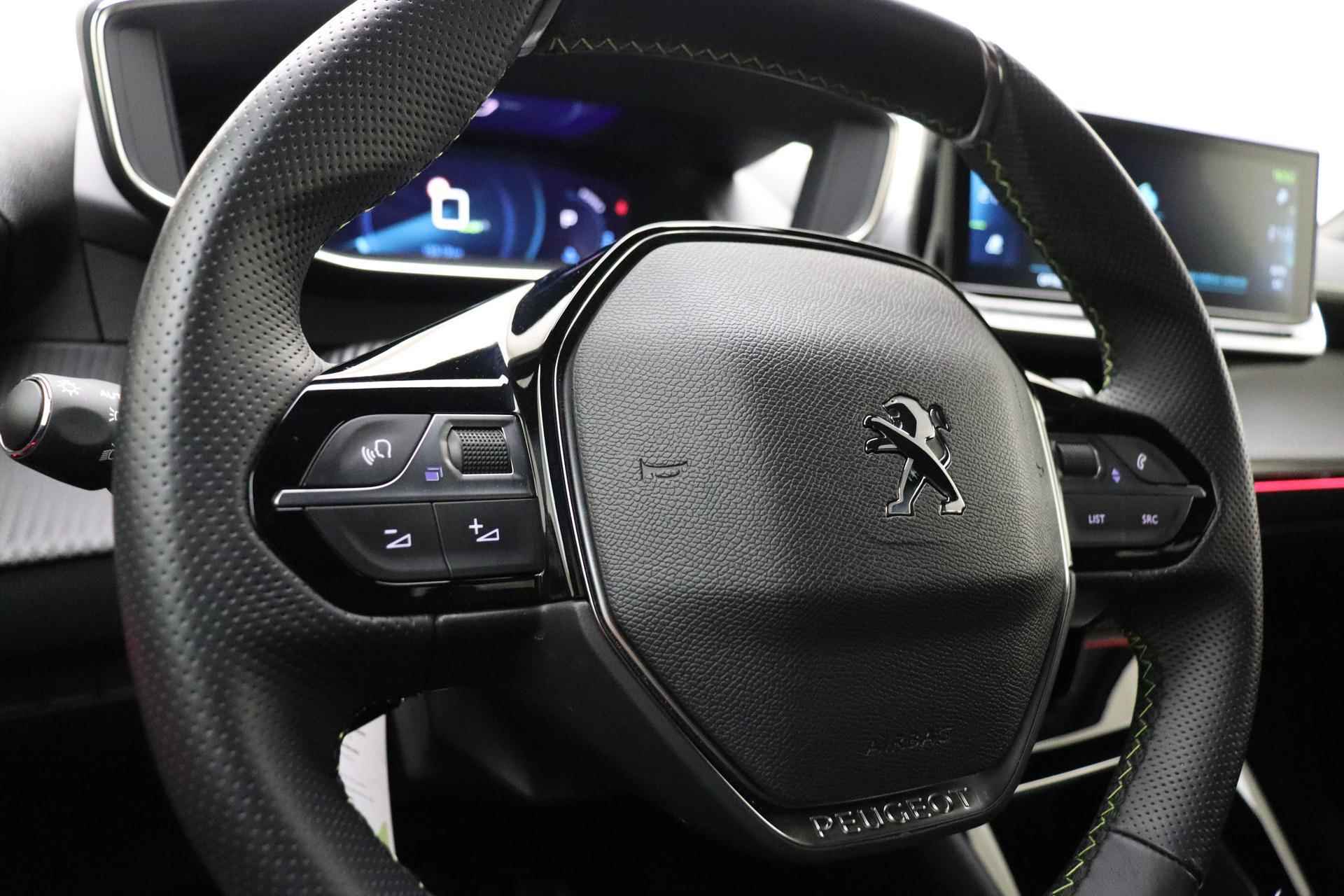 Peugeot e-2008 EV GT 50 kWh 136pk | 3 Fase | Navigatie | Climate Control | KeyLess Entry en Start | Camera | Apple Carplay Android Auto - 31/35