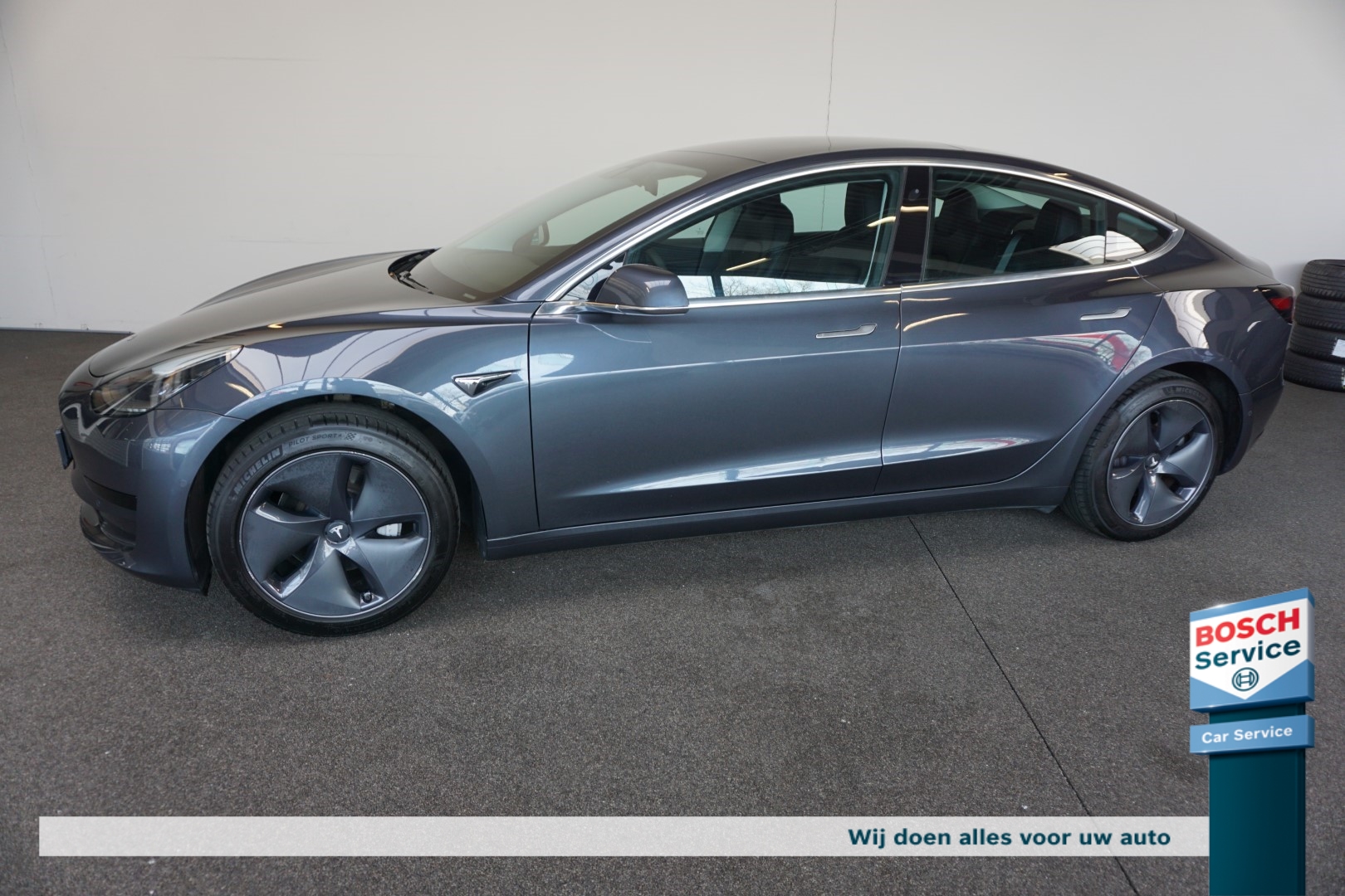 Tesla Model 3 Standard Plus RWD