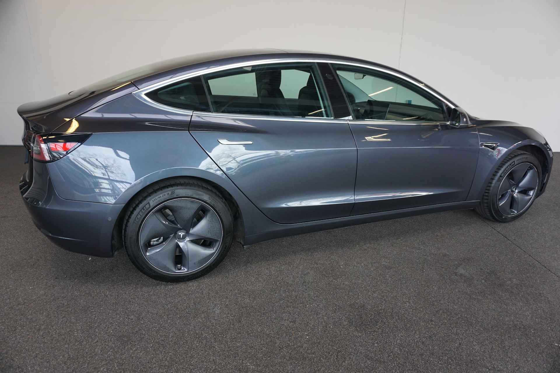 Tesla Model 3 Standard Plus RWD - 2/35