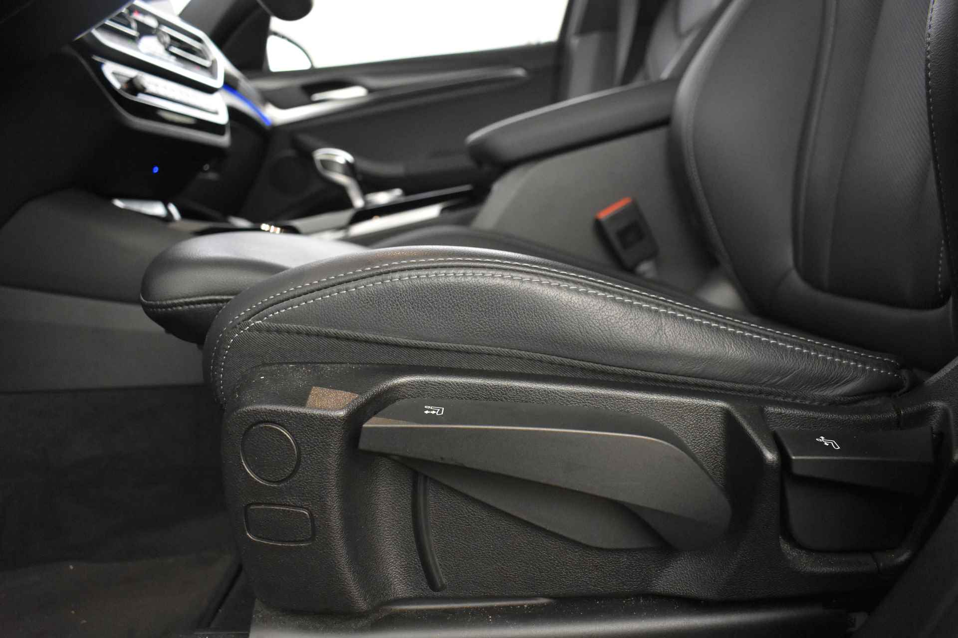 BMW X3 xDrive30e High Executive M Sport Automaat / Trekhaak / Gesture Control / Parking Assistant / Live Cockpit Professional / Stoelverwarming - 8/50