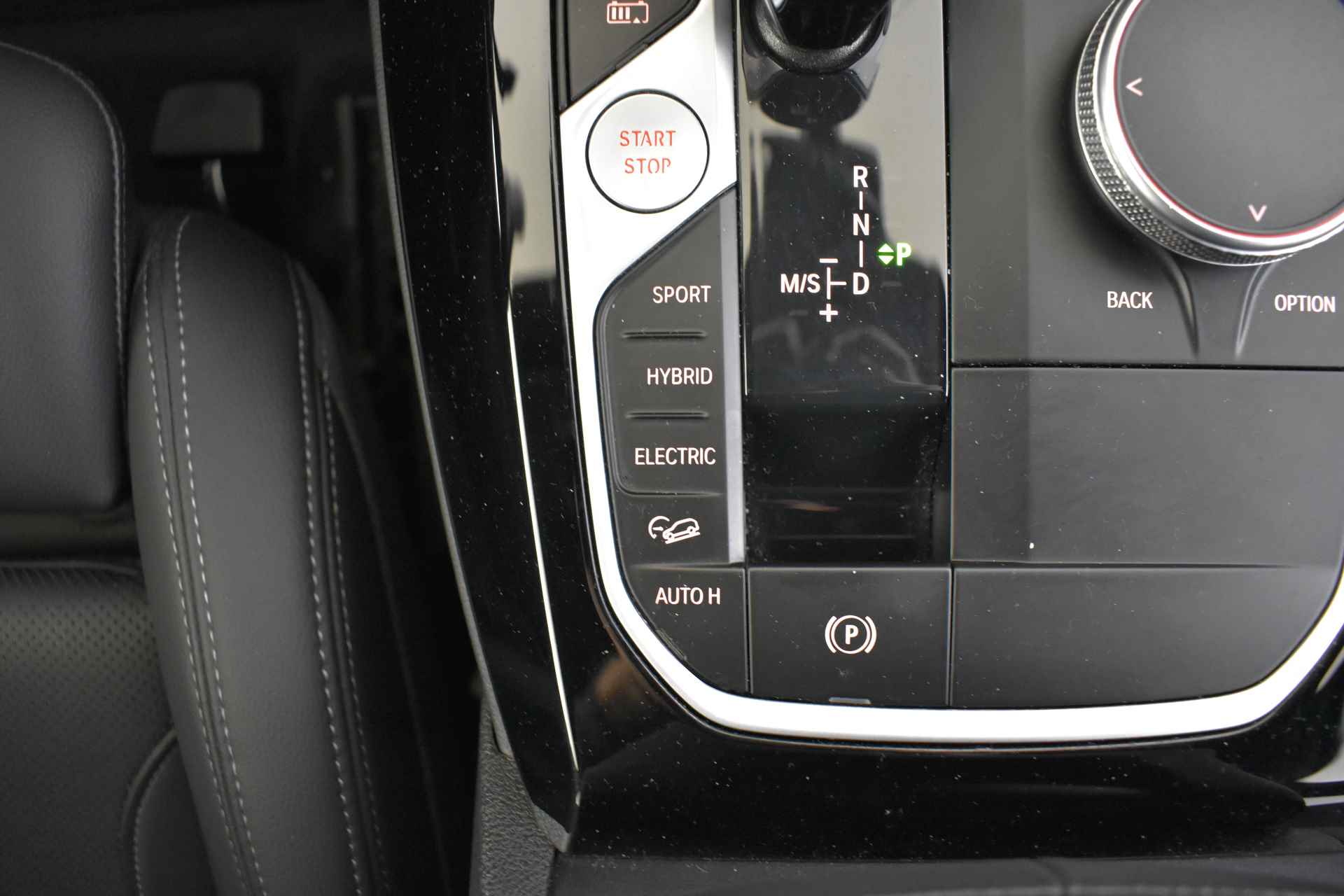 BMW X3 xDrive30e High Executive M Sport Automaat / Trekhaak / Gesture Control / Parking Assistant / Live Cockpit Professional / Stoelverwarming - 30/50