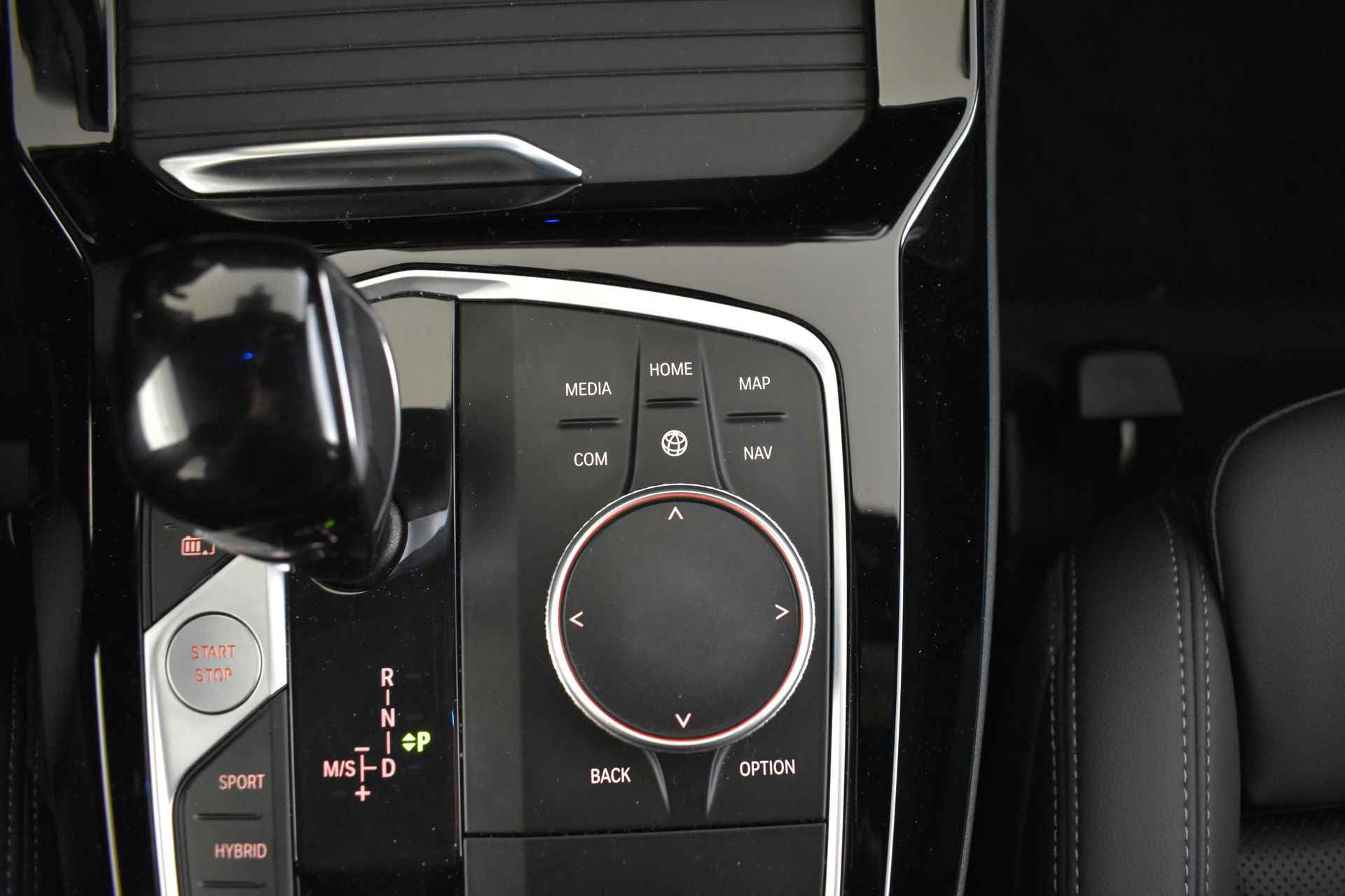 BMW X3 xDrive30e High Executive M Sport Automaat / Trekhaak / Gesture Control / Parking Assistant / Live Cockpit Professional / Stoelverwarming - 31/50