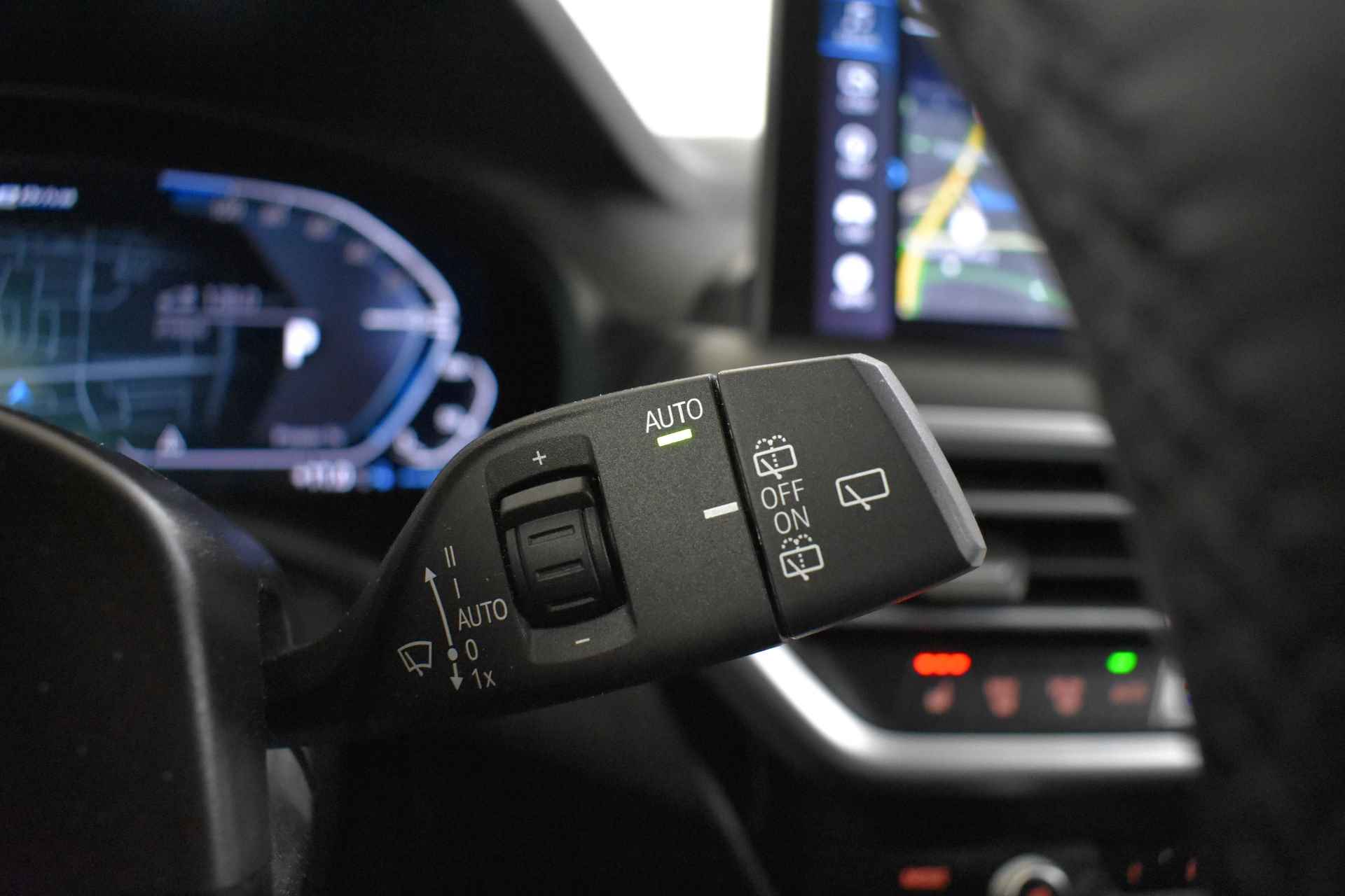 BMW X3 xDrive30e High Executive M Sport Automaat / Trekhaak / Gesture Control / Parking Assistant / Live Cockpit Professional / Stoelverwarming - 36/50
