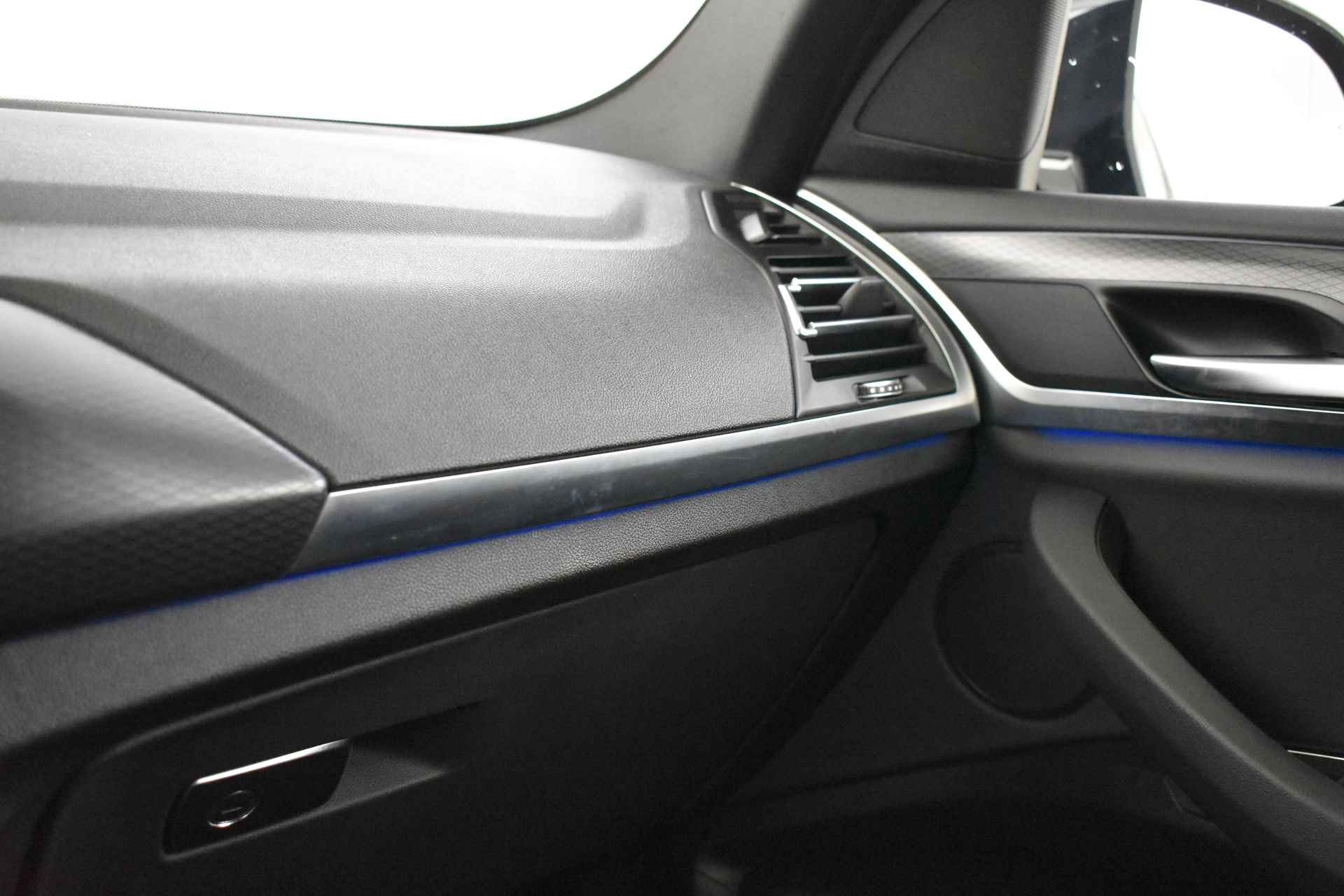 BMW X3 xDrive30e High Executive M Sport Automaat / Trekhaak / Gesture Control / Parking Assistant / Live Cockpit Professional / Stoelverwarming - 46/50