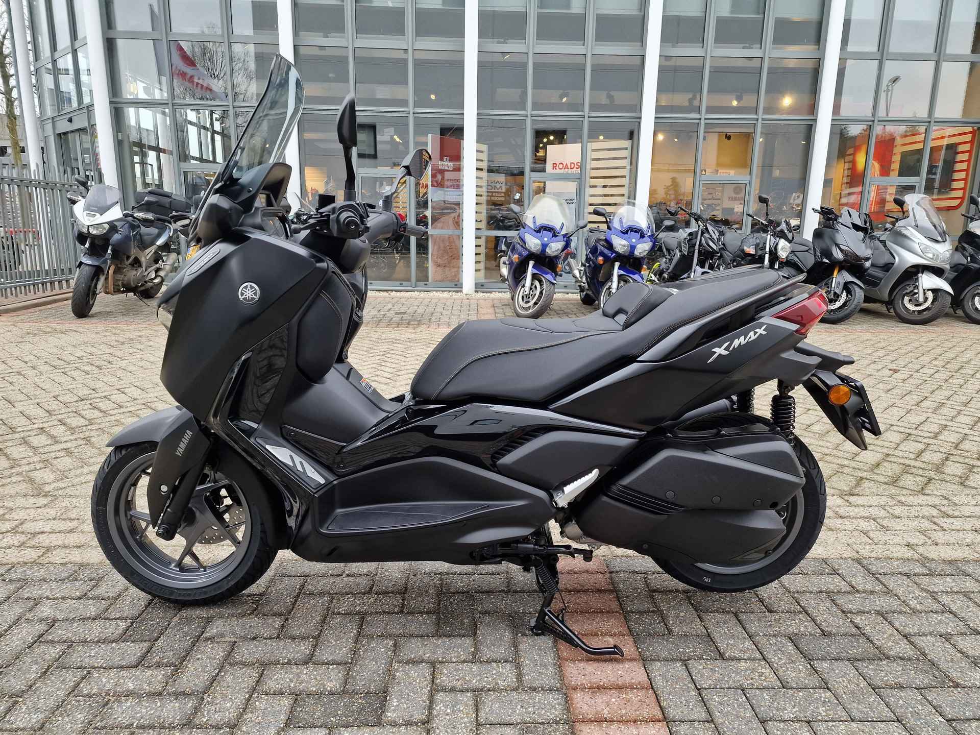 Yamaha XMAX 300 TECHMAX - 4/23