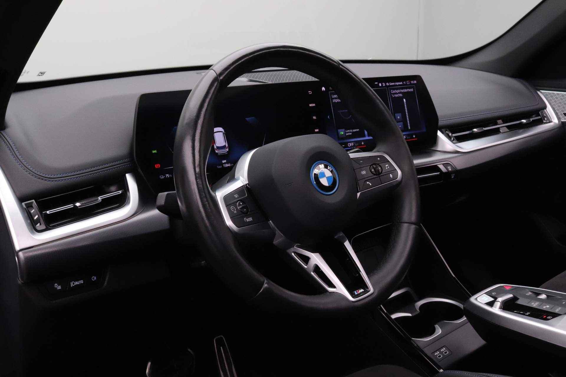 BMW iX1 xDrive30 67 kWh | Achteruitrijcamera | DAB-Tuner | Glazen Panoramadak | PDC Voor/Achter | Comfort Access | Harman-Kardon Sound System | - 16/24