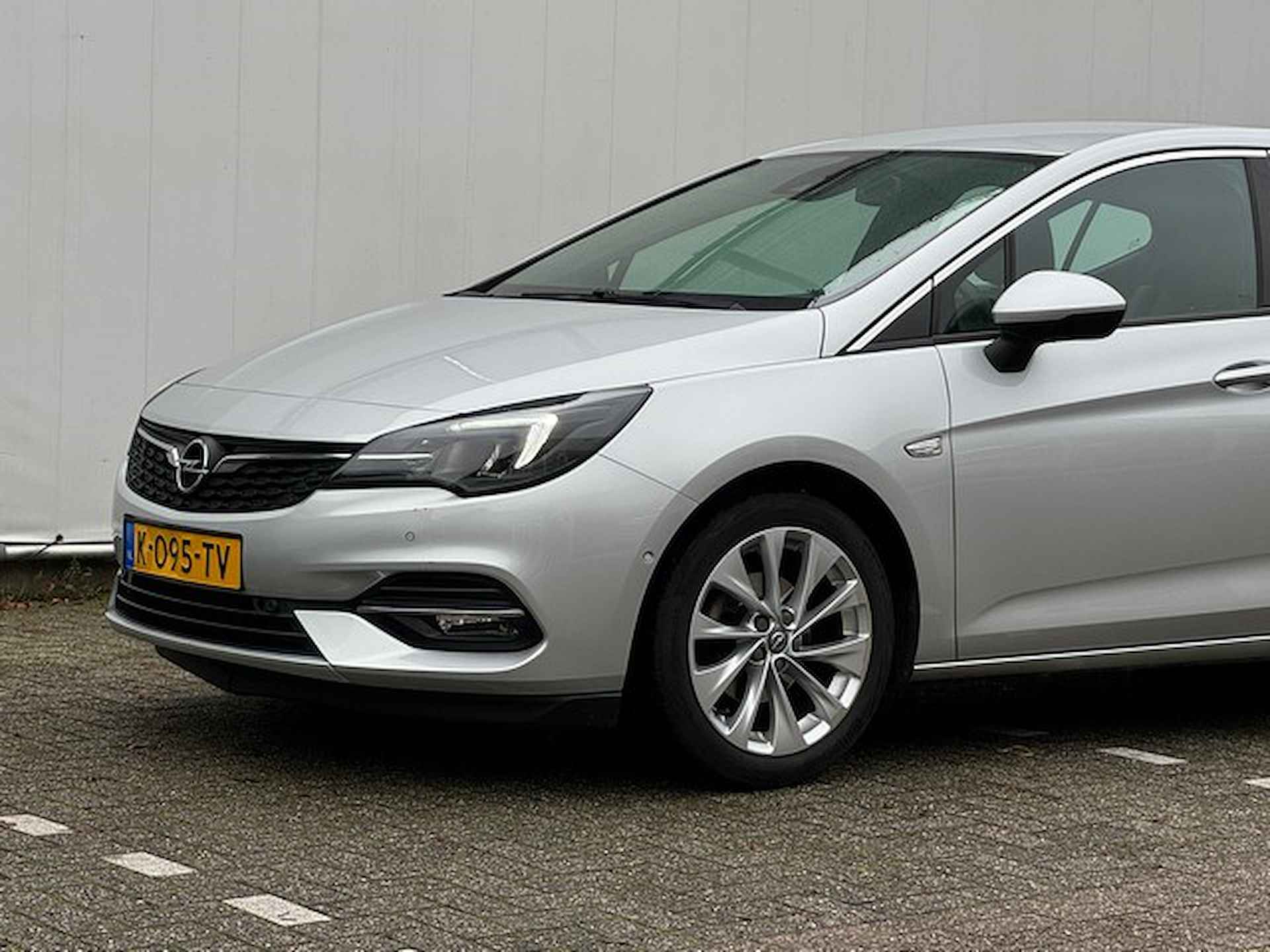 Opel Astra 1.2 Turbo Elegance met Navi/Camera, AGR, Dodehoek, 17inch - 20/24