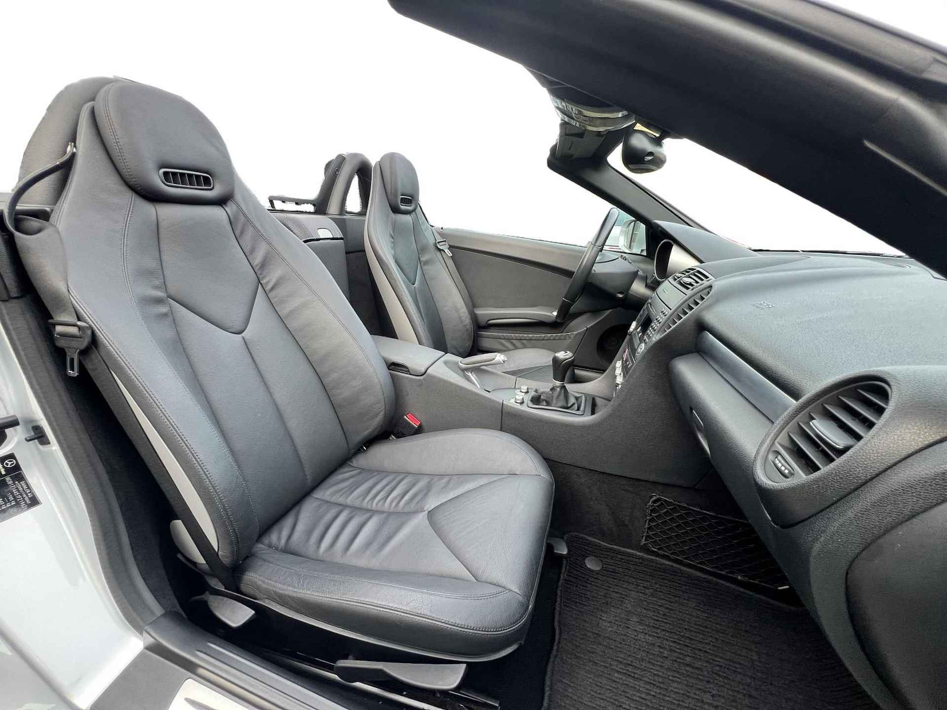 Mercedes-Benz SLK-klasse 200 K. Prestige Plus Apple Carplay, Stoelverwarming, Airscarf, Leder, 18"LM, Airco, Cruise Control (MET GARANTIE*) - 21/31