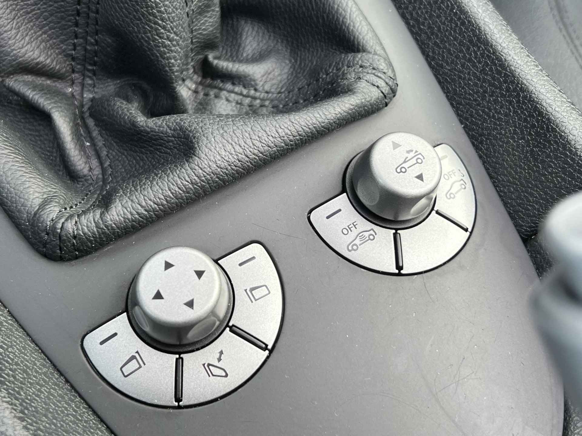 Mercedes-Benz SLK-klasse 200 K. Prestige Plus Apple Carplay, Stoelverwarming, Airscarf, Leder, 18"LM, Airco, Cruise Control (MET GARANTIE*) - 28/31
