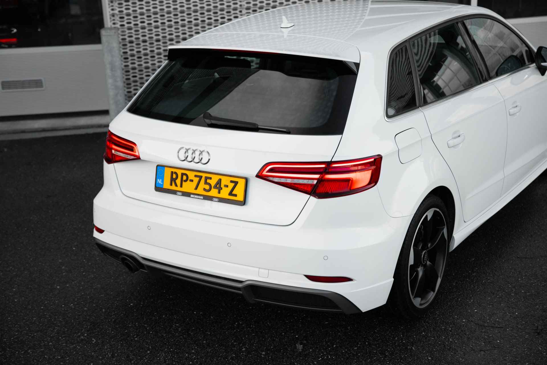 Audi A3 Sportback 1.0 TFSI 116pk Sport S Line Edition | Navigatie | 18" Velgen | Cruise Control | Climate Control | Parkeerhulp Achter | - 20/52