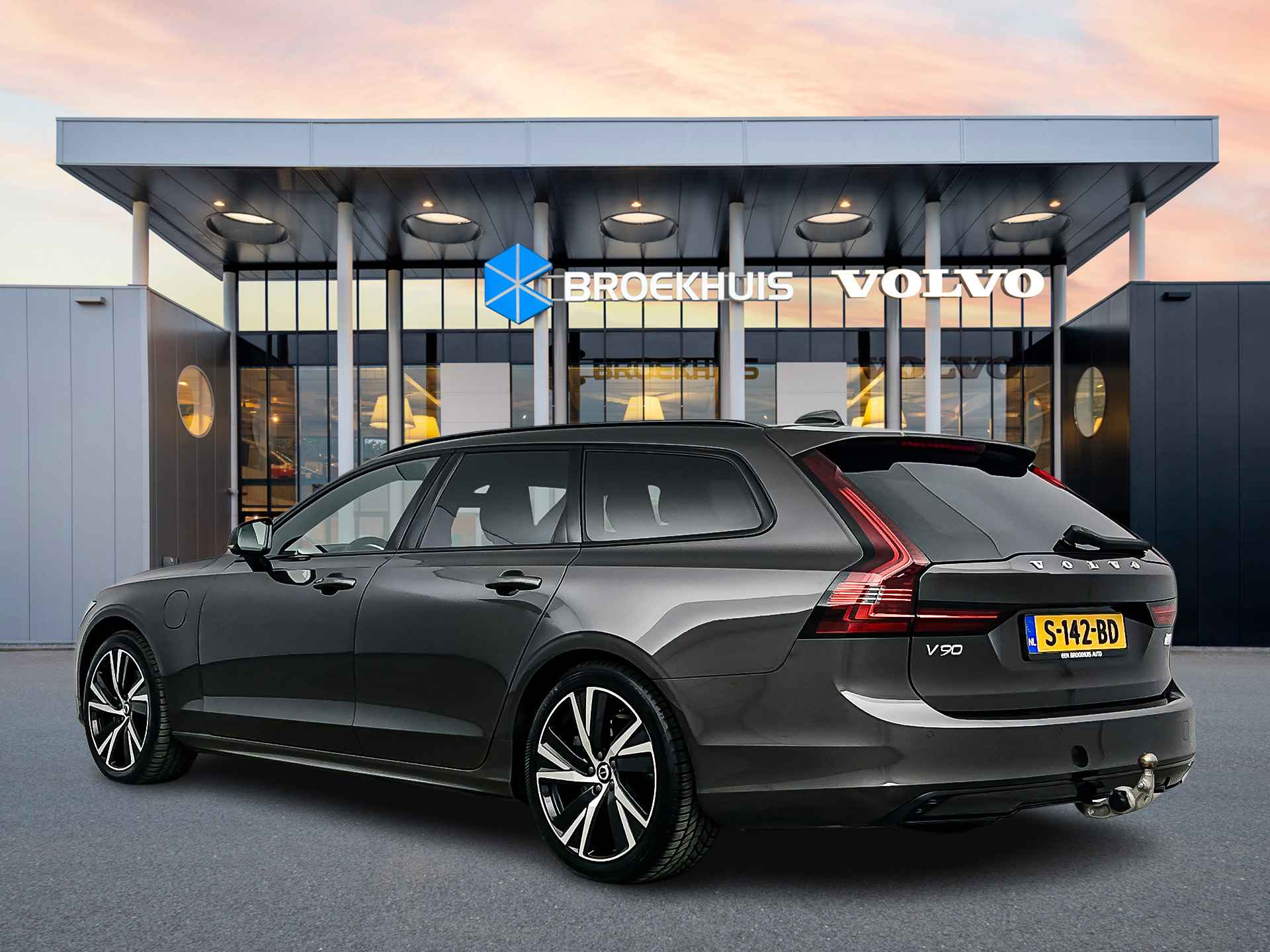 Volvo V90 T6 Recharge AWD Plus Dark | Long Range | Google | Panoramadak | Sportstoelen | Elektrische stoelen | Getint glas - 5/29