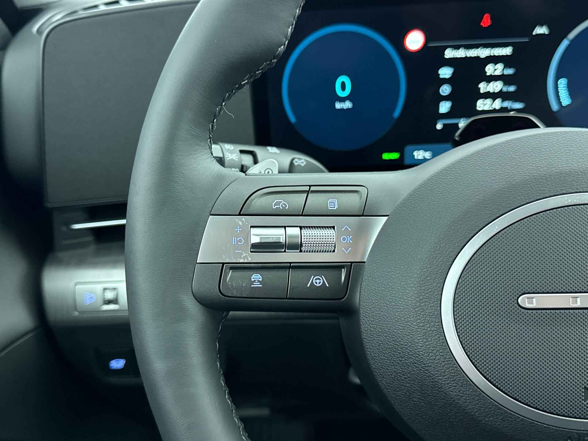 Hyundai Kona Electric Premium 65.4 kWh | Leer | Memory | Stoelventilatie | Warmtepomp | V2L | Adaptive cruise | Navigatie | - 16/31