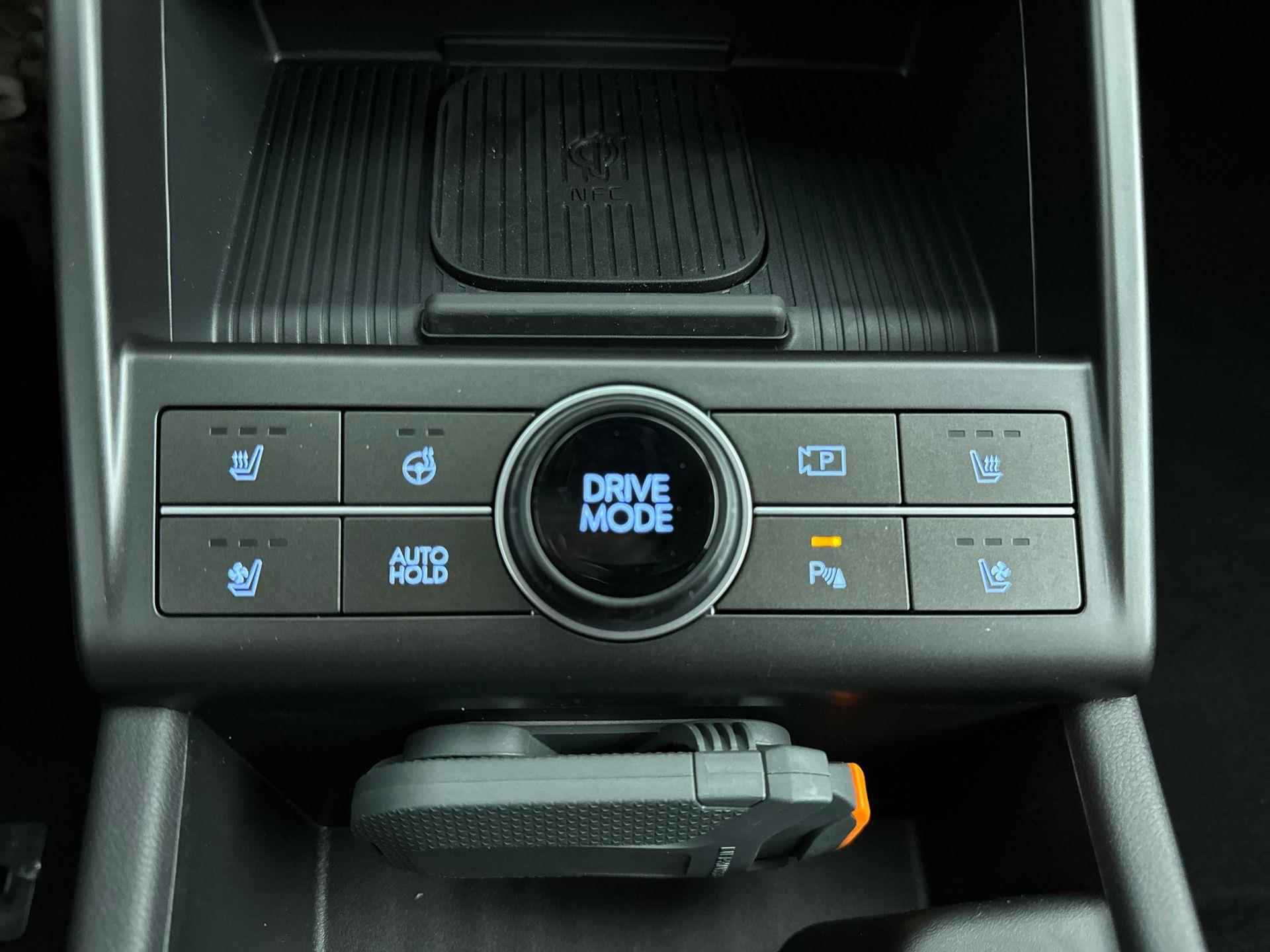 Hyundai Kona Electric Premium 65.4 kWh | Leer | Memory | Stoelventilatie | Warmtepomp | V2L | Adaptive cruise | Navigatie | - 26/31