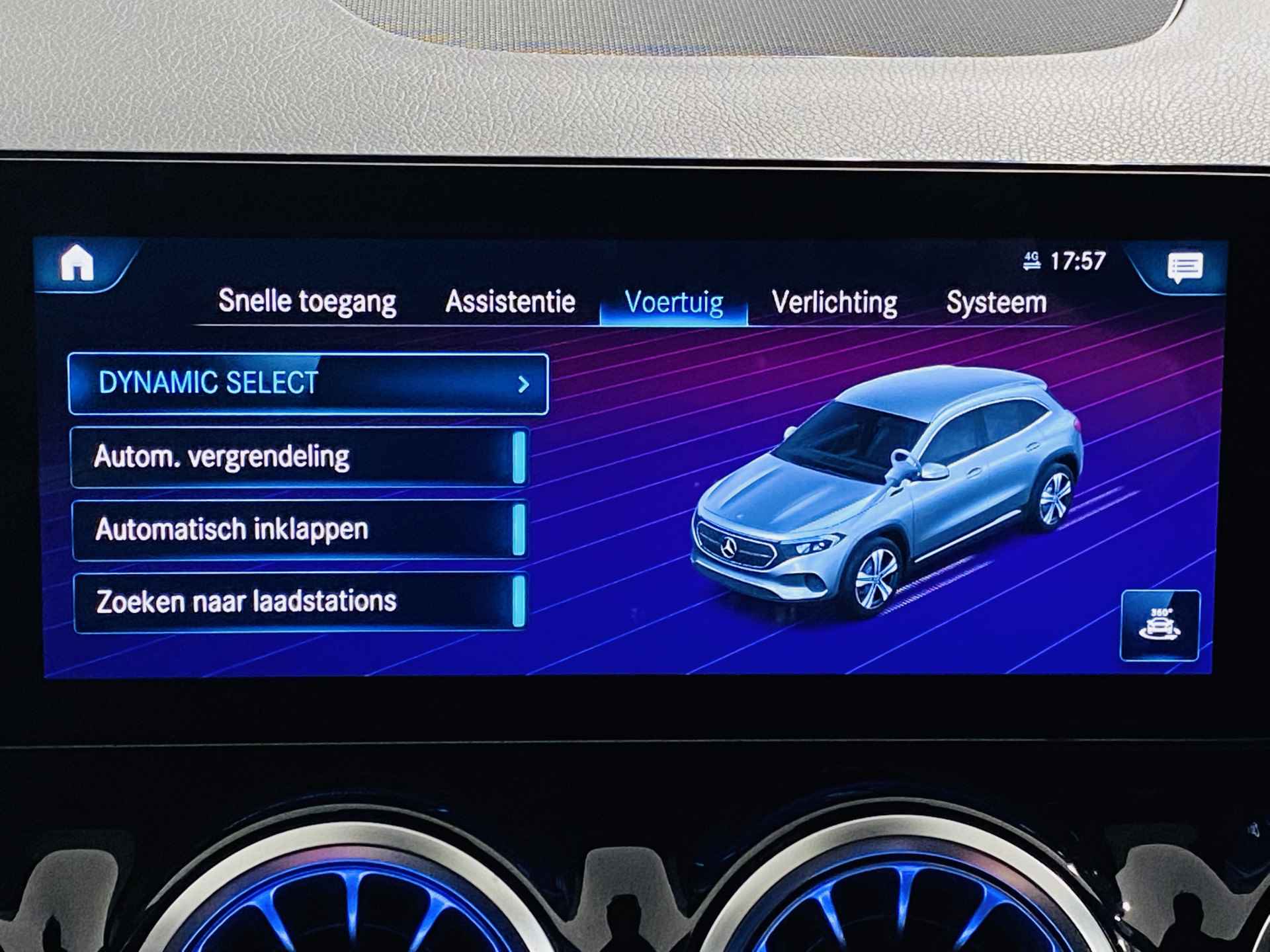 Mercedes-Benz EQA 250 AMG // Nightpakket // Keyless-Go // Apple CarPlay // Elektrische Achterklep // Sfeerverlichting // Achteruitrijcamera met Parktronic - 23/41