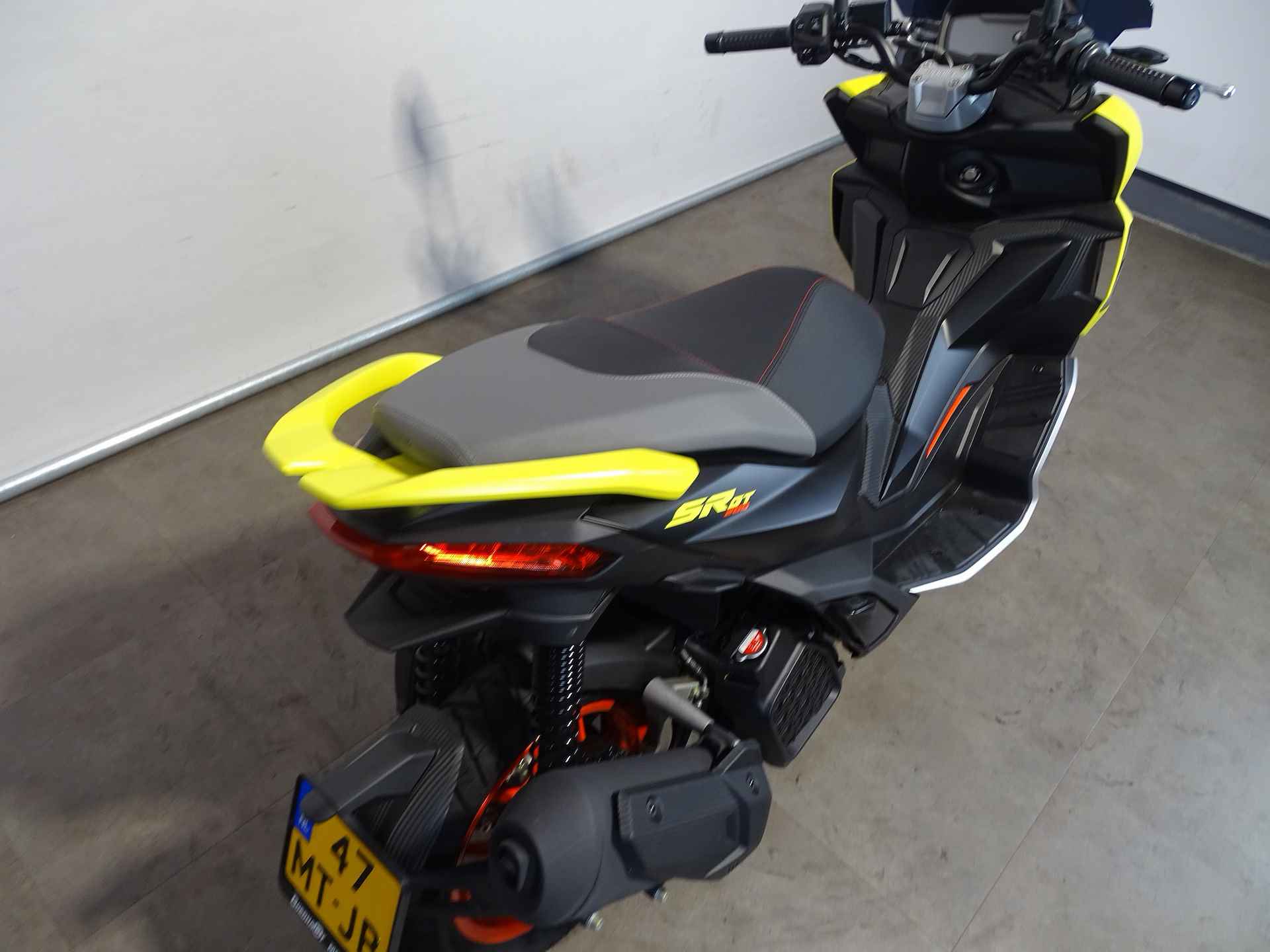 Aprilia SR GT SPORT 200 - 3/8