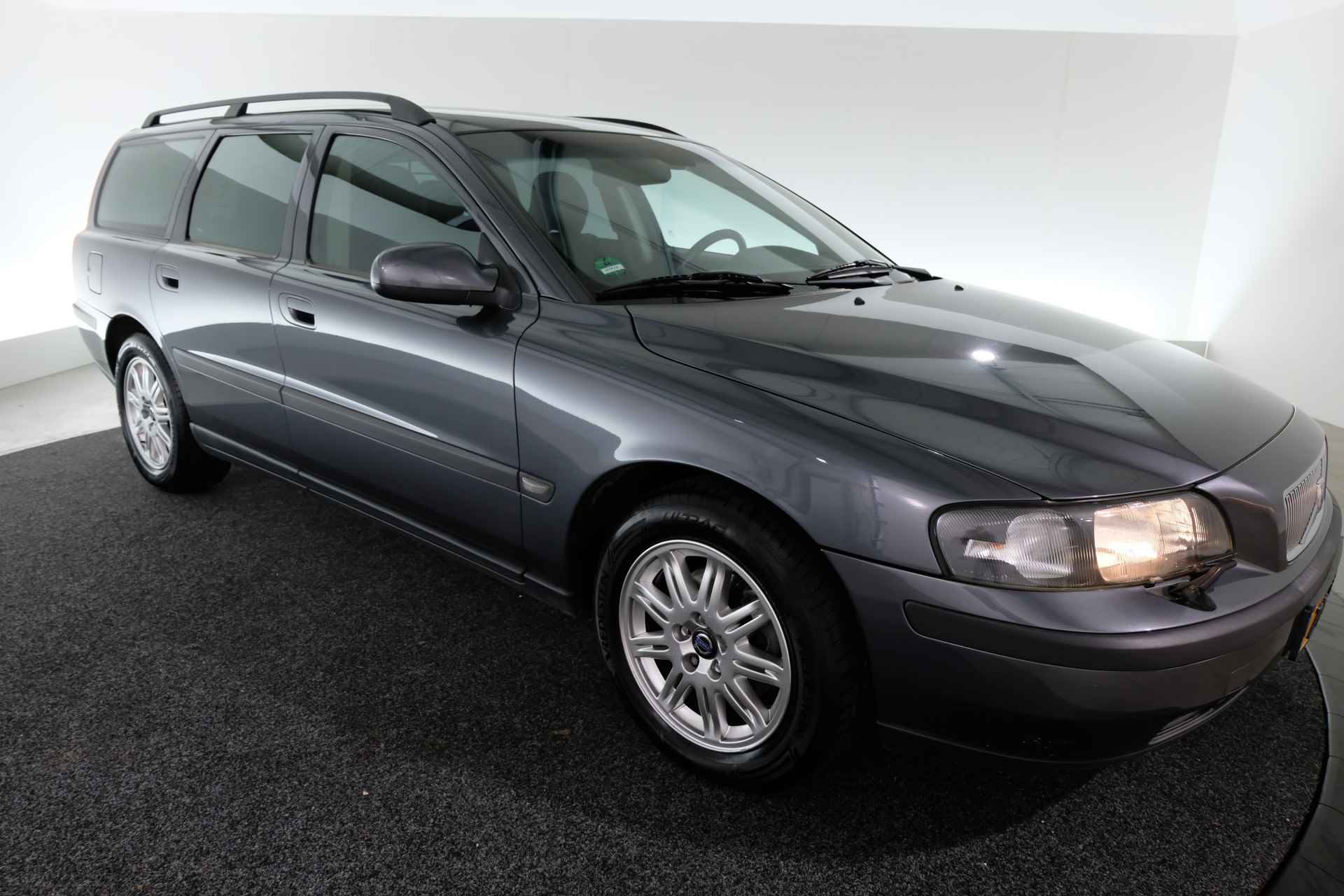 Volvo V70 2.4 Comfort Line | COMPL. ONDERHOUDEN | TREKHAAK | STOELVERW. | - 20/28