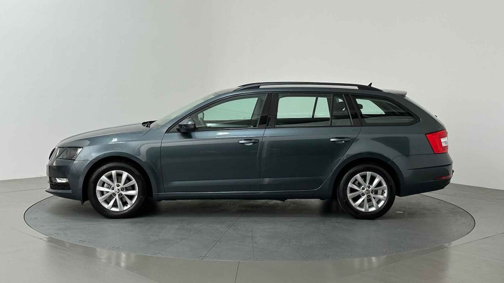 SKODA Octavia 1.0 TSI GRT AMBITION BNS TREKHAAK - 4/46