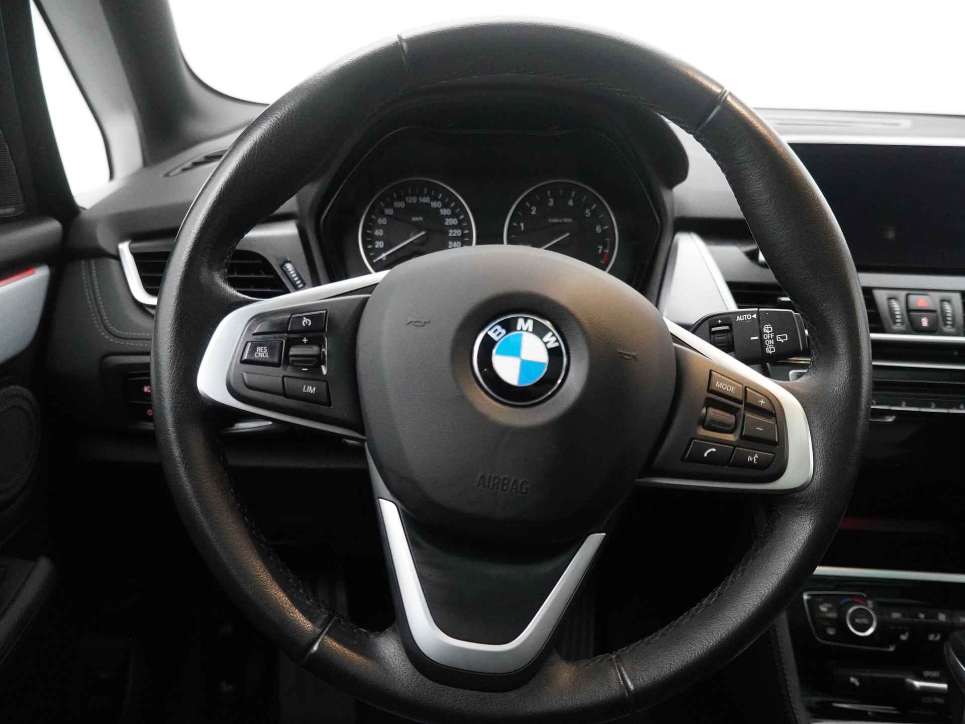 BMW 2 Serie Active Tourer 218i High Executive - Lederen bekleding - Panoramadak - Head-up Display - Navigatie - 12 maanden BOVAG garantie - 41/53
