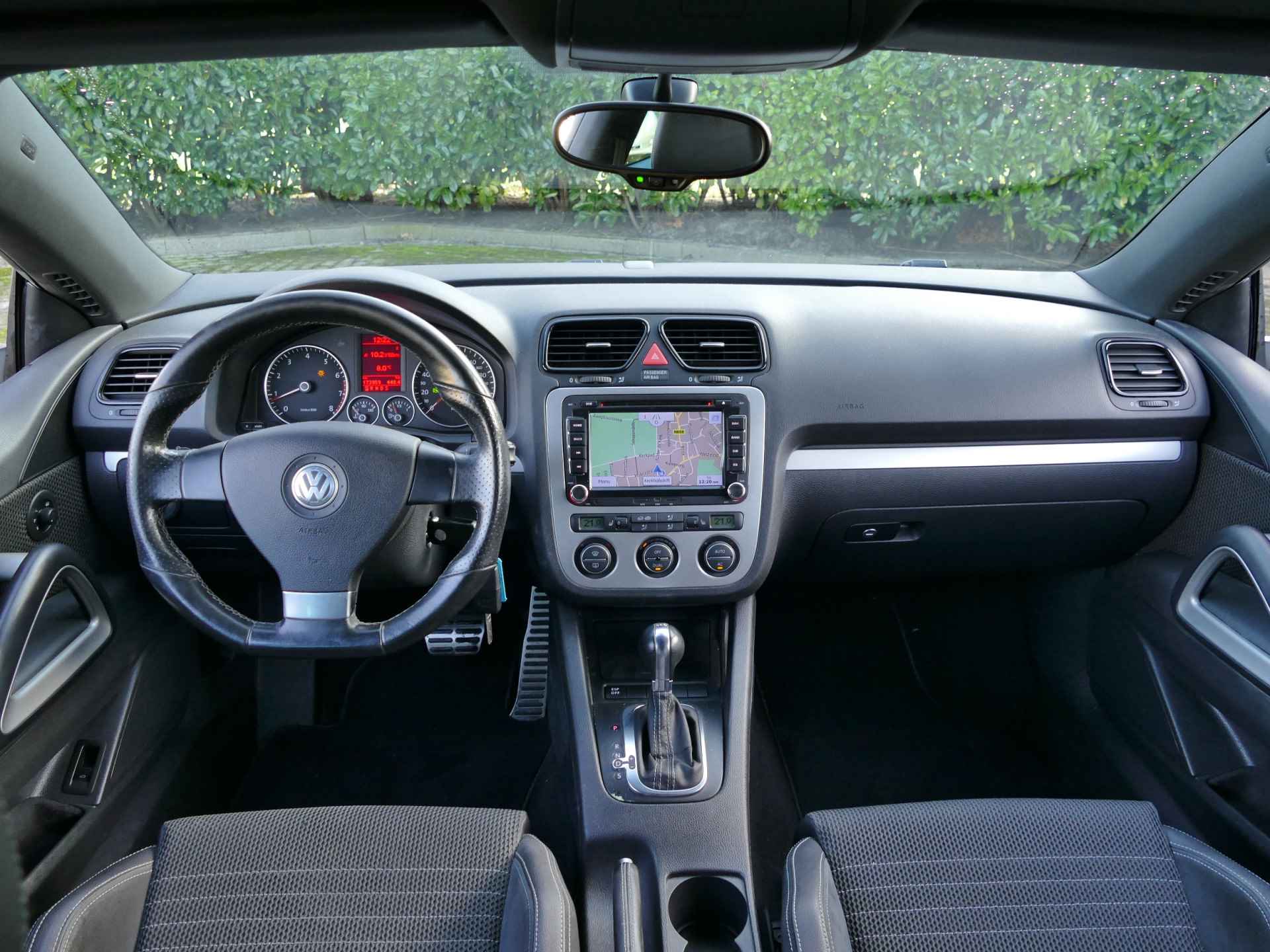 Volkswagen Scirocco 1.4 TSI 160PK AUTOMAAT | 18"velgen | stoelverwarming | cruise control | achteruitrijcamera - 14/42