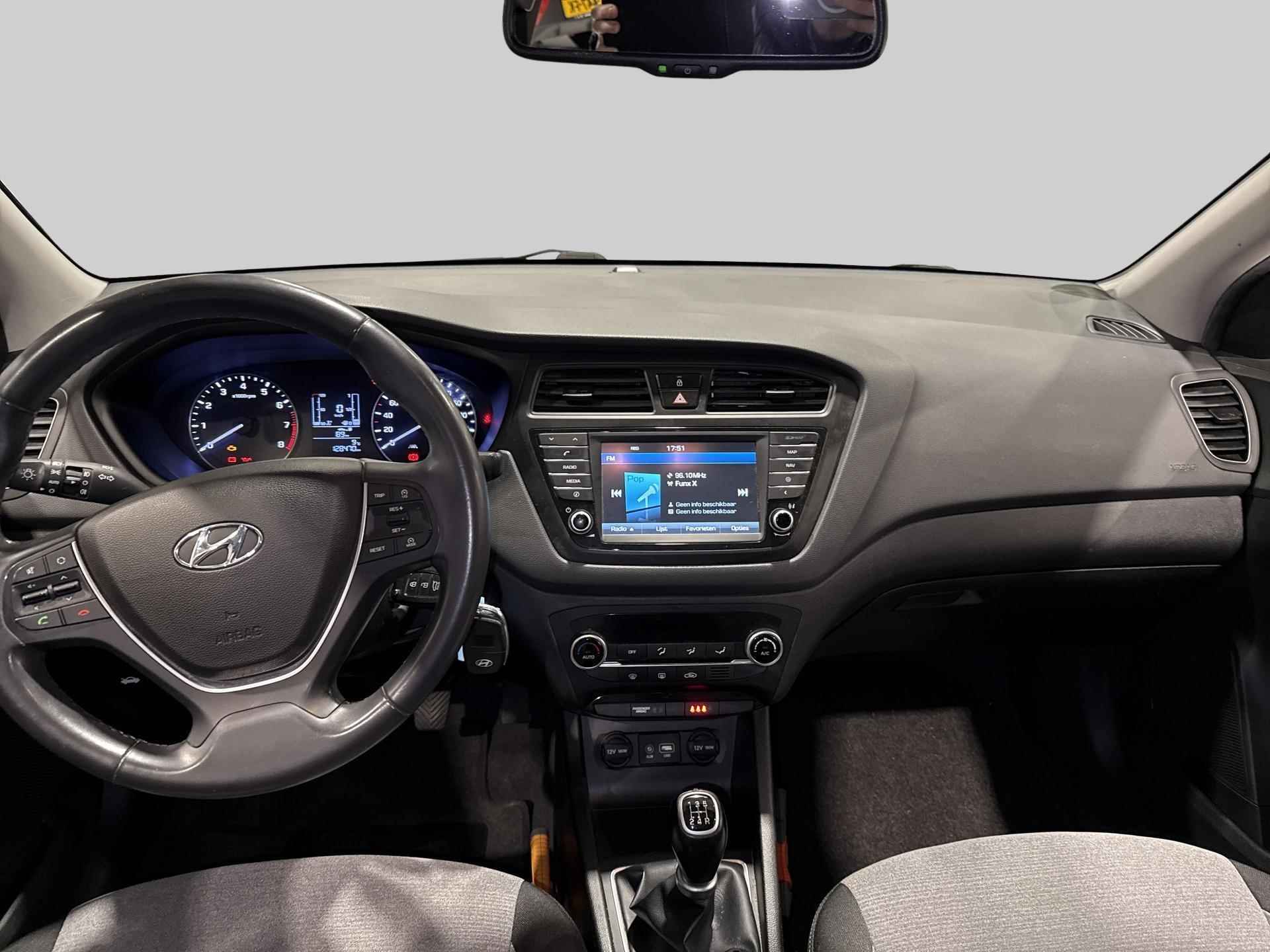 Hyundai i20 1.2 HP Comfort Navigatie - 10/22