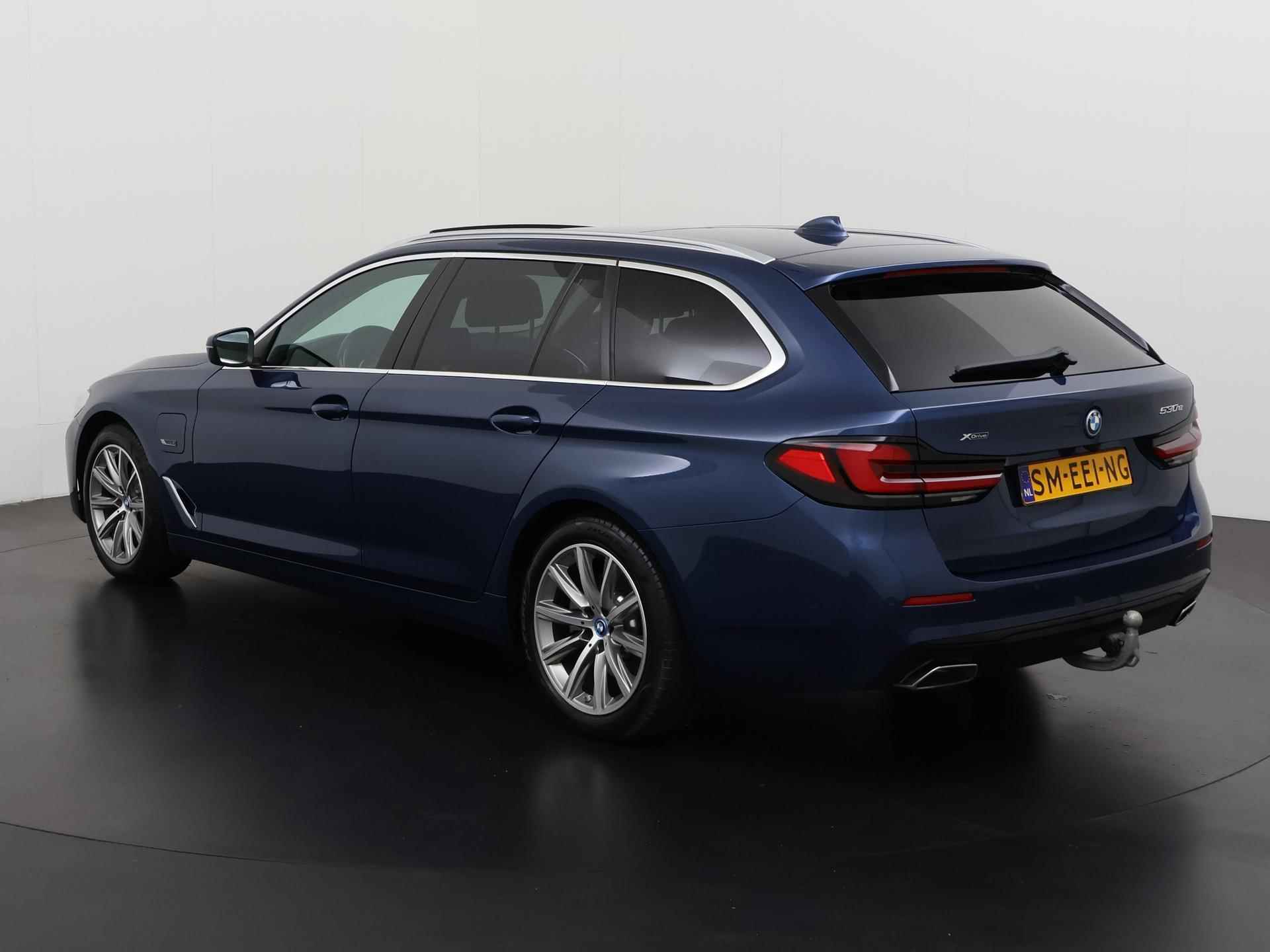 BMW 5-serie Touring 530e xDrive High Executive | Panoramadak | Trekhaak | Zondag Open! - 6/53