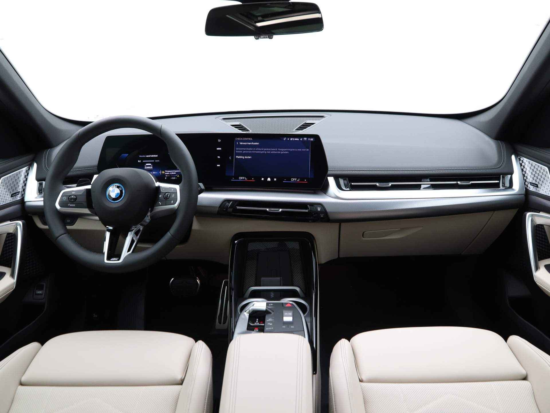 BMW iX1 eDrive20 M Sport 67 kWh - 13/23