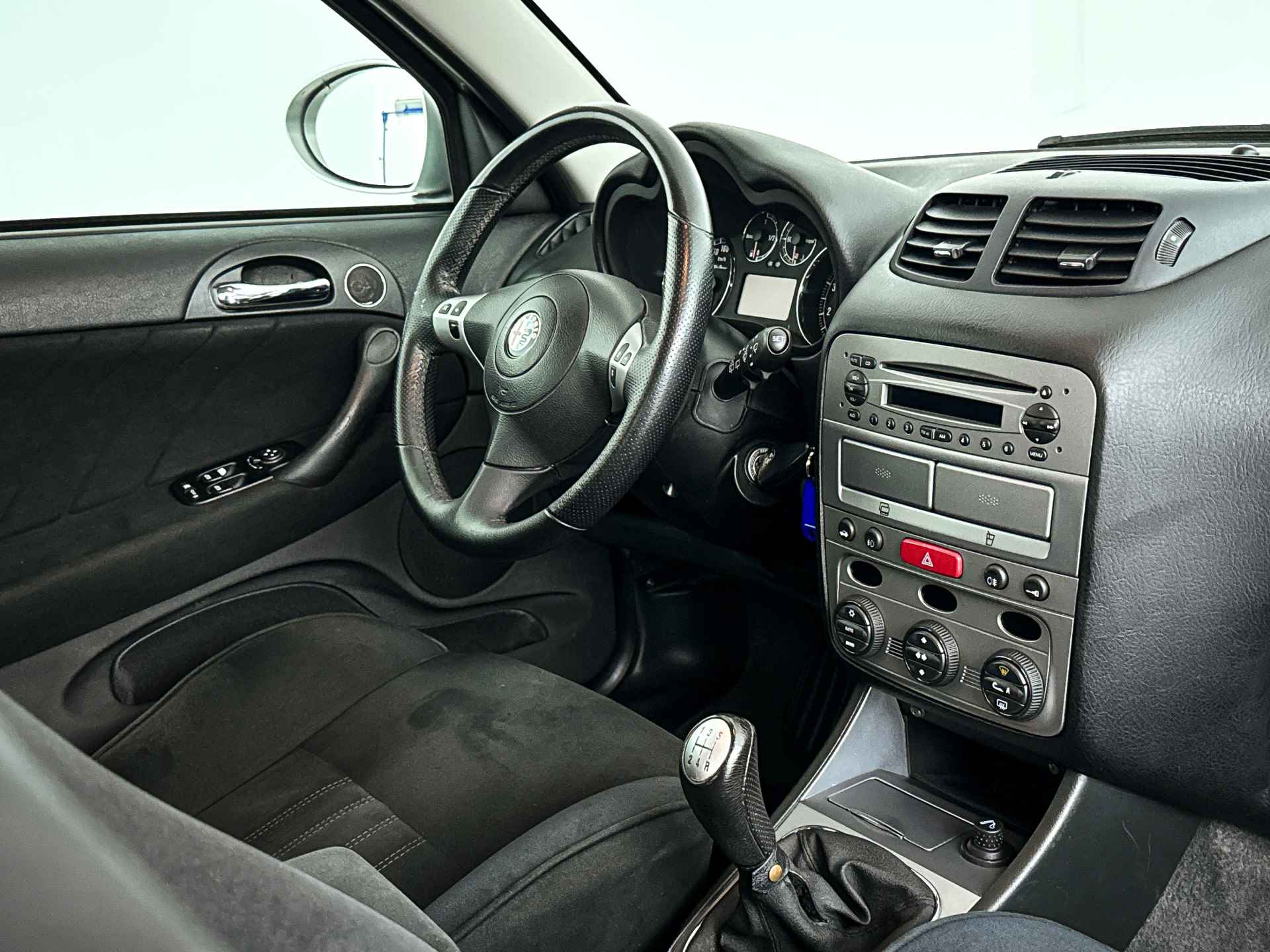 Alfa Romeo 147 T.Spark Distinctive | Climate control | . - 4/21