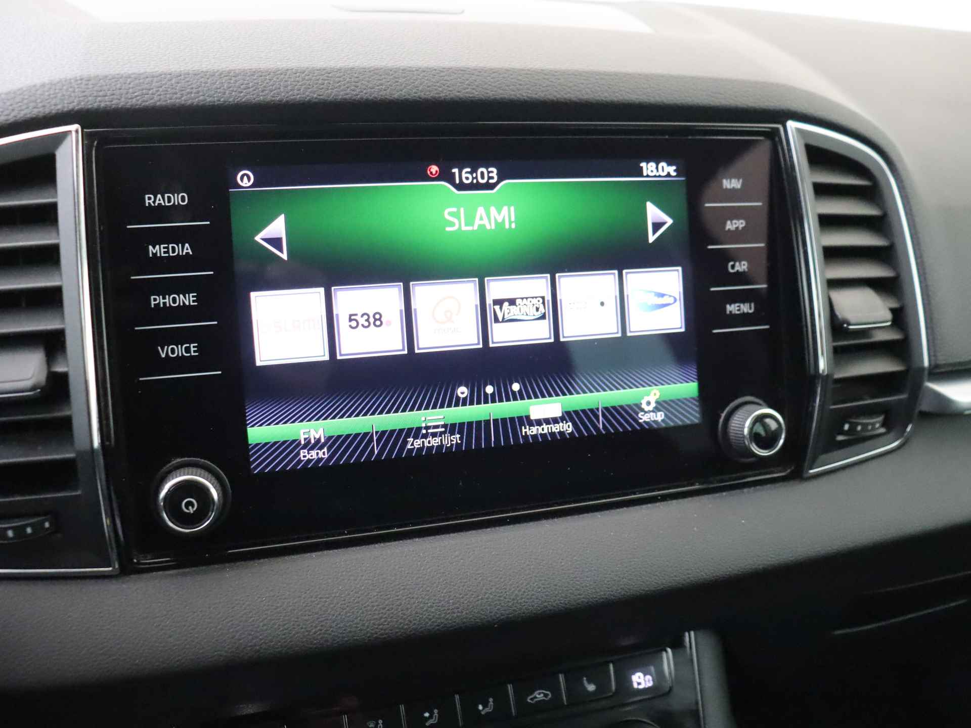 Škoda Karoq 1.0 TSI Style 116 pk Automaat | Navigatie | Climate Control - 16/34