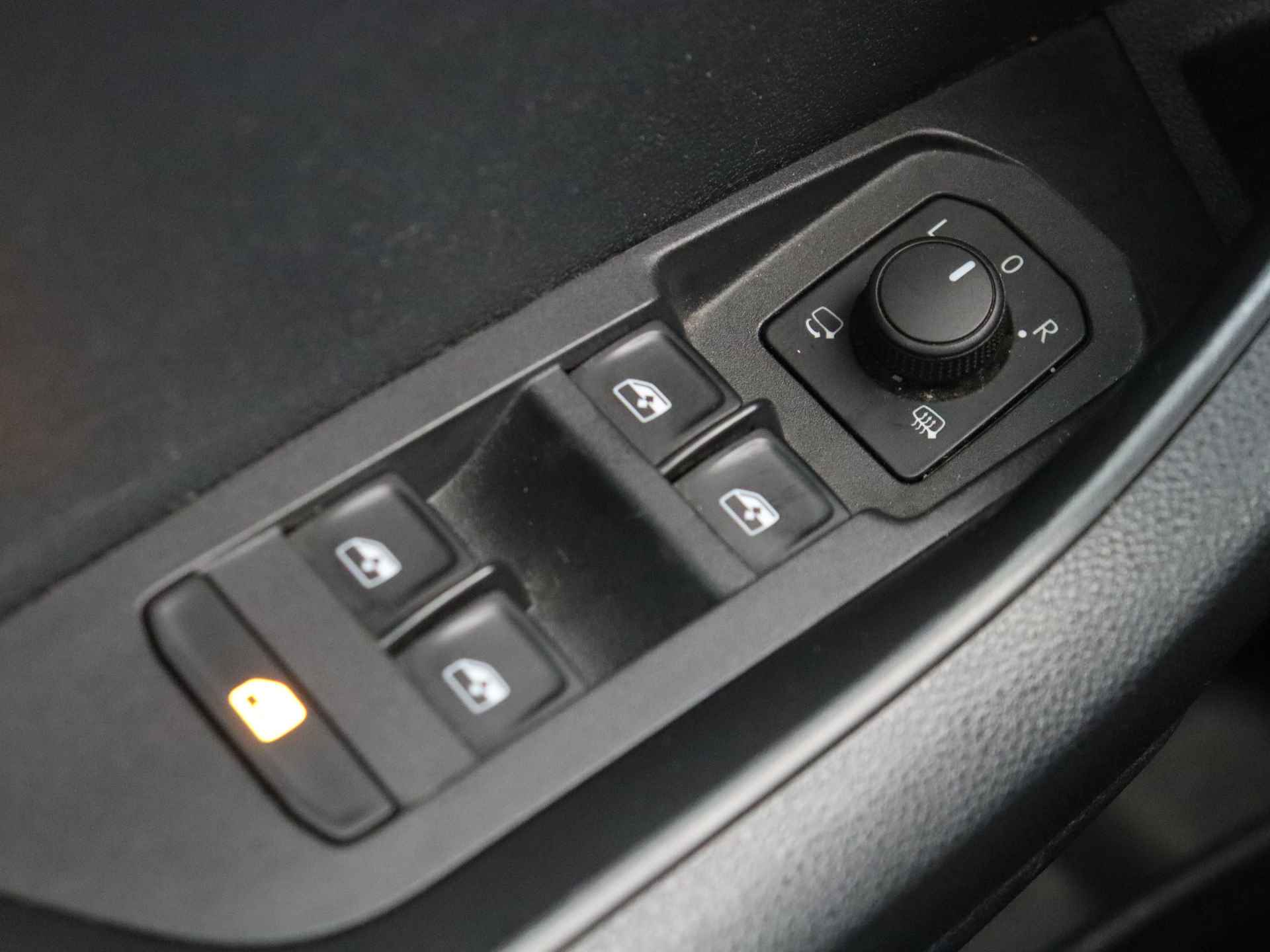 Škoda Karoq 1.0 TSI Style 116 pk Automaat | Navigatie | Climate Control - 30/34