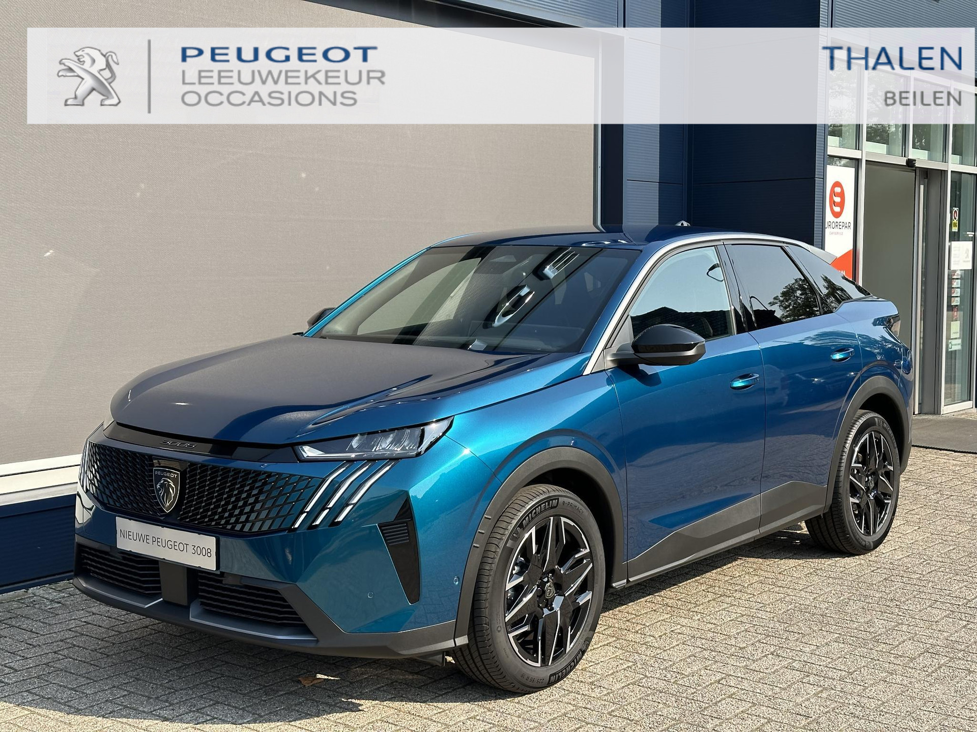 Peugeot 3008 1.2 Hybrid 136 Allure | Nieuwste Model 3008 | Automaat | Panorama Navigatie |  AGR Stoel | Stoelverwarming | Keyless Entry | Climate Control | LED Verlichting | 19 Inch Lichtmetalen Velgen | Cruise Control | Camera | Parkeersensoren |