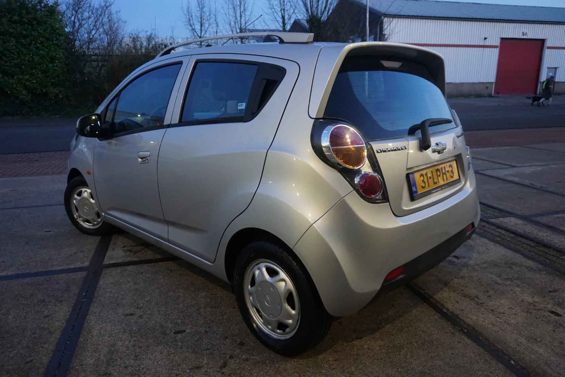 Chevrolet Spark 1.0 16V LT - 3/19