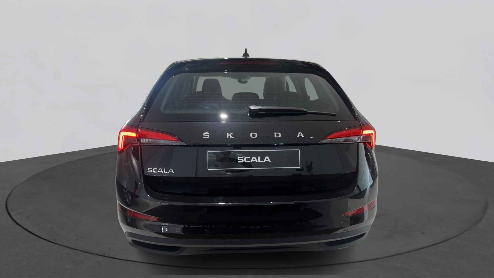 Škoda Scala Ambition 1.0 81 kW / 110 pk TSI Hatchback 7 versn. DSG - 6/24