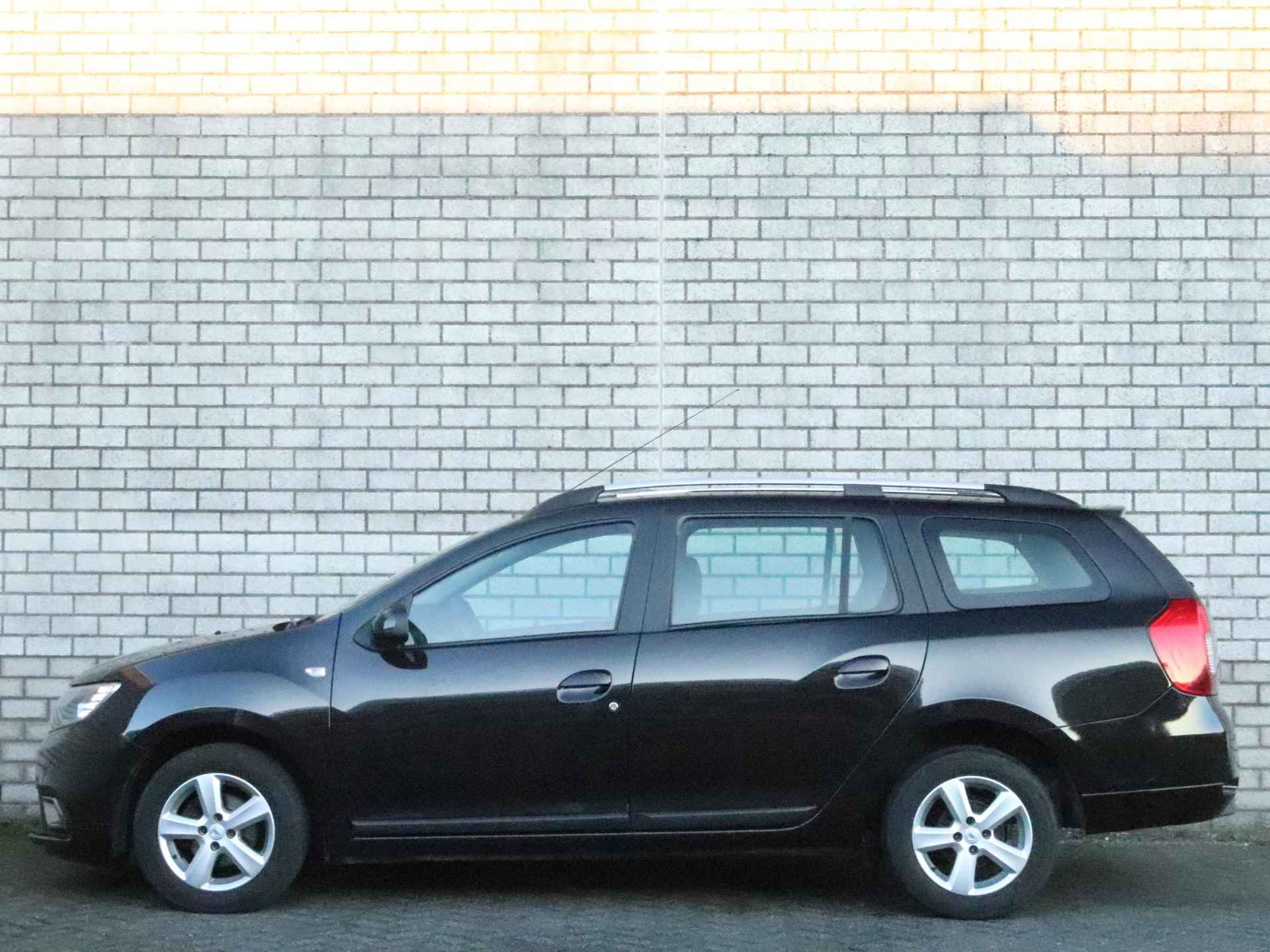 Dacia Logan MCV 0.9 TCe 90 Laureate | Navigatie | LM-Velgen | - 18/32