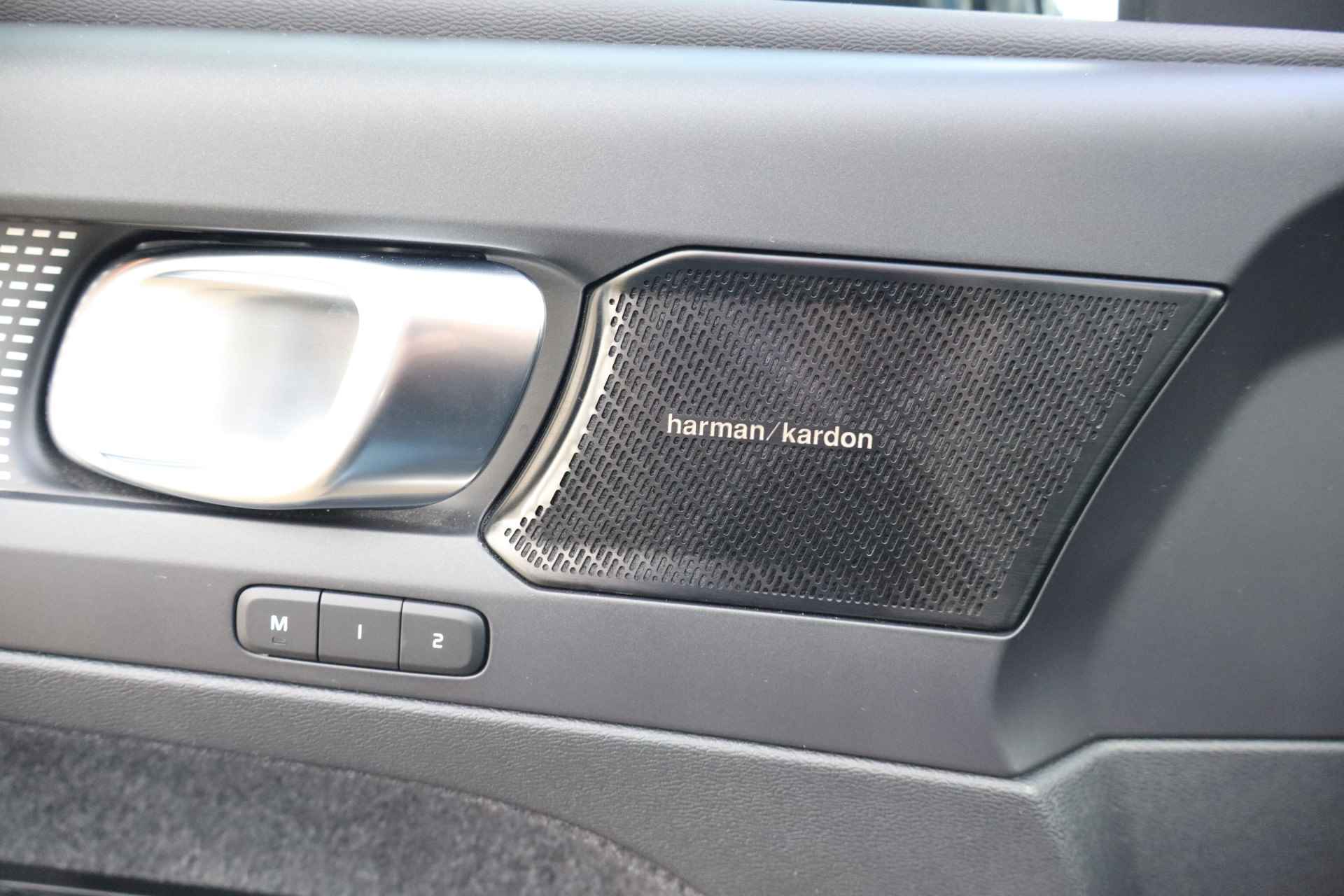 Volvo XC40 1.5 T4 Recharge R-Design NL-Auto!! Harman Kardon I Panoramadak I Mem.Seats -- HEMELVAARTSDAG GEOPEND VAN 11.00 T/M 15.00 UUR -- - 27/40