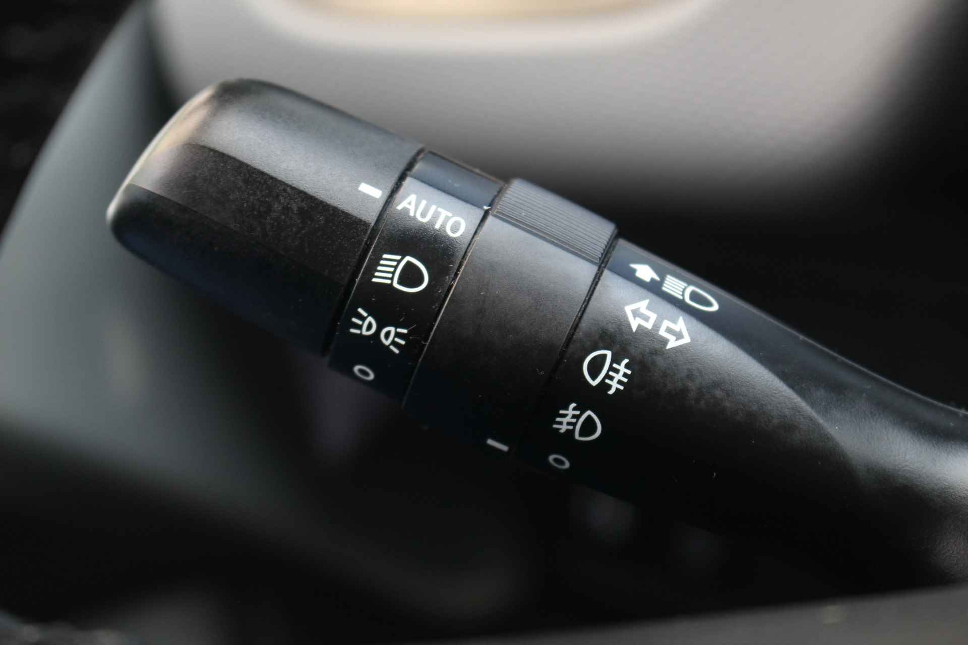Peugeot 108 1.0 e-VTi Allure | Climate C. | Camera | Carplay | Privacy Glass | 15" LMV | - 15/32