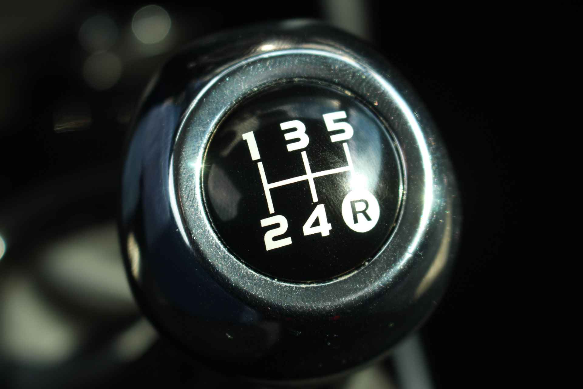 Peugeot 108 1.0 e-VTi Allure | Climate C. | Camera | Carplay | Privacy Glass | 15" LMV | - 23/32