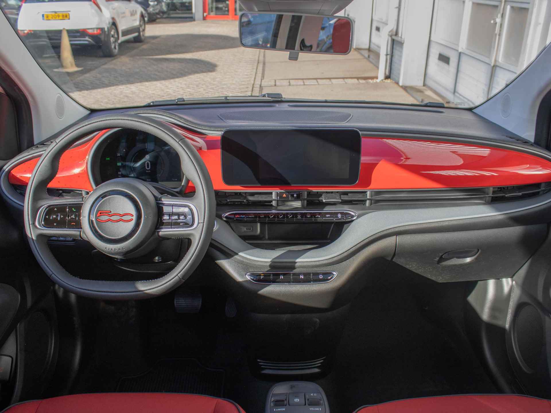 Fiat 500e RED Cabrio 42 kWh | Uit voorraad leverbaar ! | CarPlay | PDC | € 2.000,- Subsidie - 11/26
