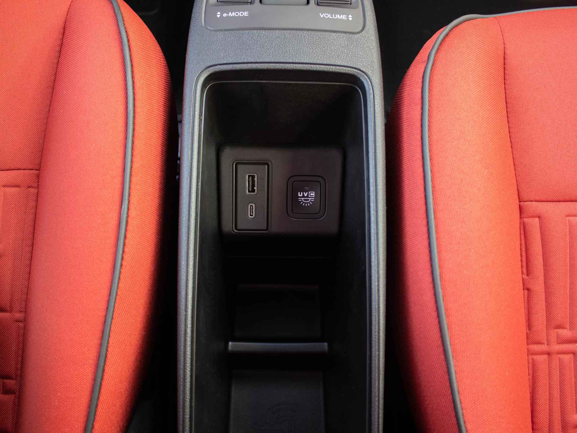 Fiat 500e RED Cabrio 42 kWh | Uit voorraad leverbaar ! | CarPlay | PDC | € 2.000,- Subsidie - 21/26