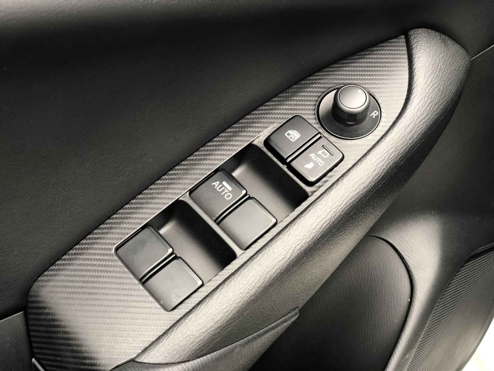 Mazda Cx-3 2.0 SKYACTIV-G Automaat TS+ | Dodehoekherkenning, Stoelverwarming, Apple CarPlay/Android Auto, Parkeersensoren - 27/38