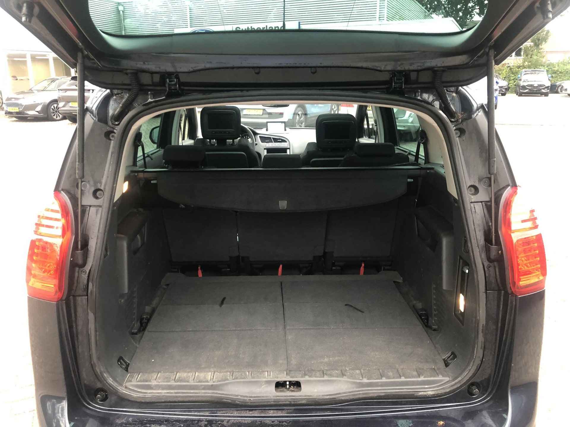 Peugeot 5008 1.6 THP Family 7p. 156pk 7 persoons | Trekhaak | Panorama dak | Navigatie | Climate control - 8/17