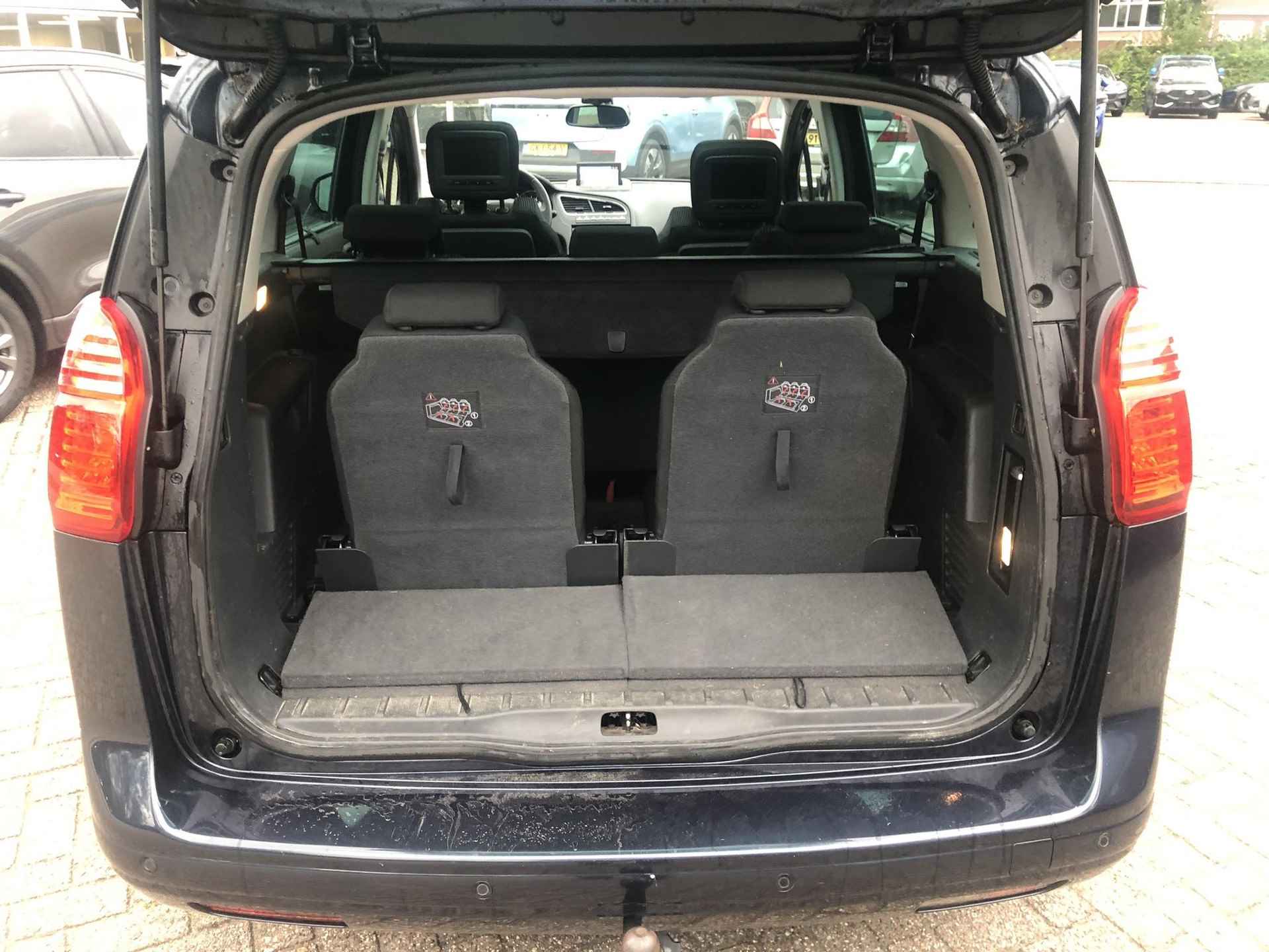 Peugeot 5008 1.6 THP Family 7p. 156pk 7 persoons | Trekhaak | Panorama dak | Navigatie | Climate control - 9/17