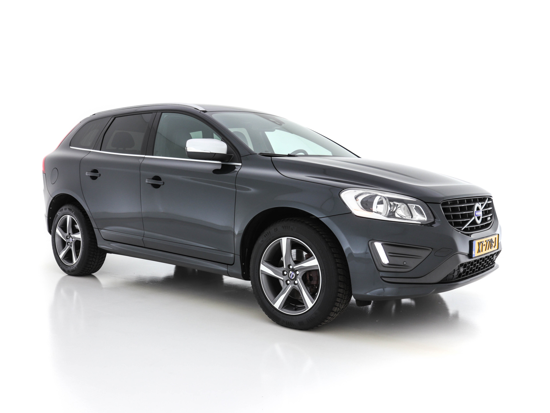 Volvo XC60 2.0 D4 FWD R-Design Business Pack Connect Aut. *NAVI-FULLMAP | LEDER-ALCANTARA | ECC | PDC | CRUISE*