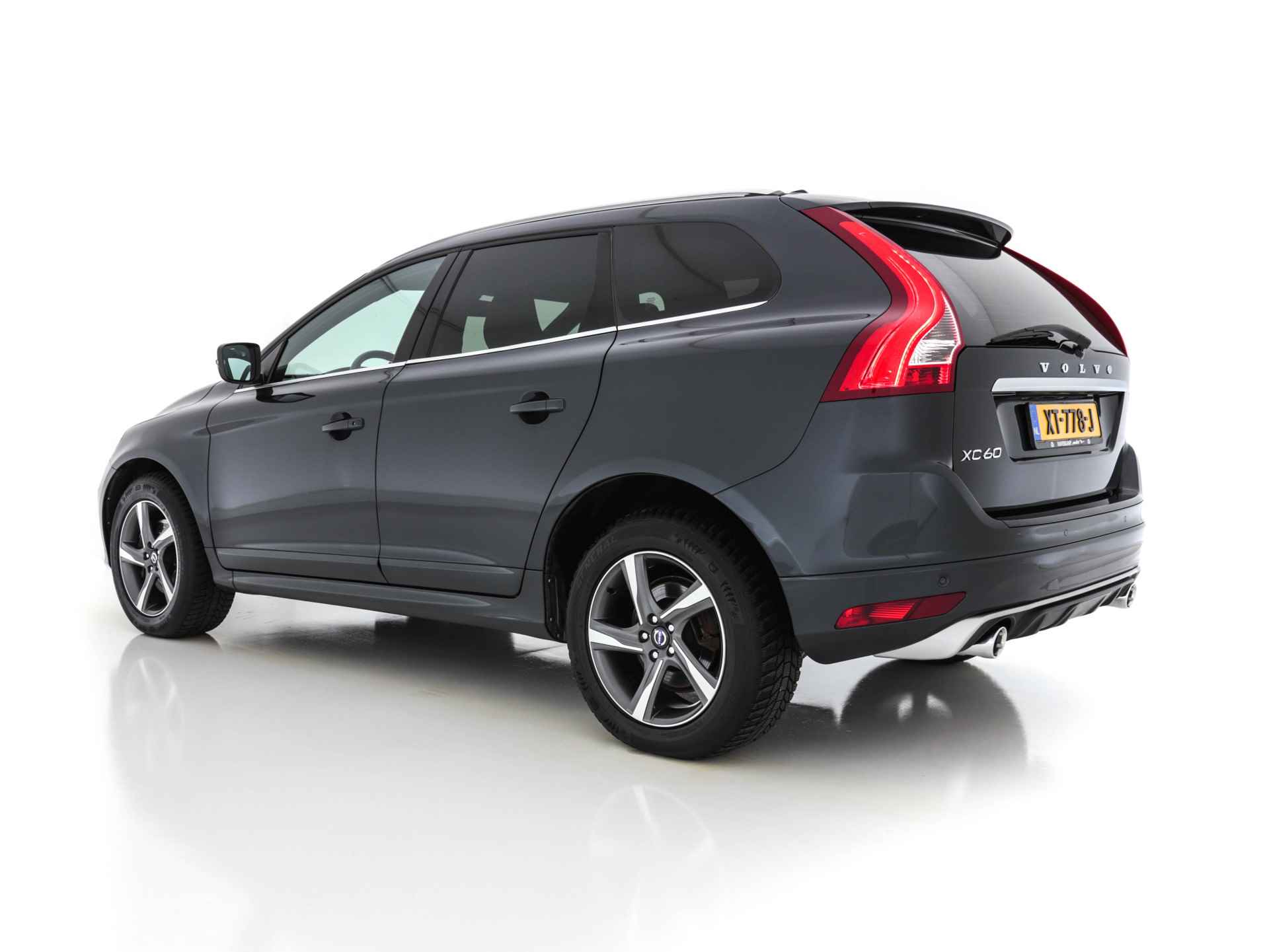 Volvo XC60 2.0 D4 FWD R-Design Business Pack Connect Aut. *NAVI-FULLMAP | LEDER-ALCANTARA | ECC | PDC | CRUISE* - 4/31