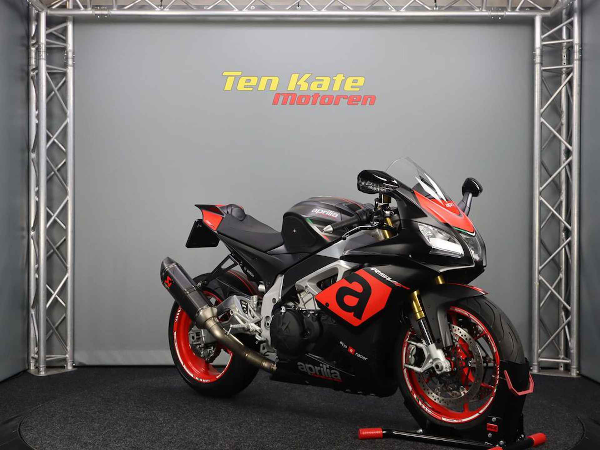 Aprilia RSV4 RR - 2/12