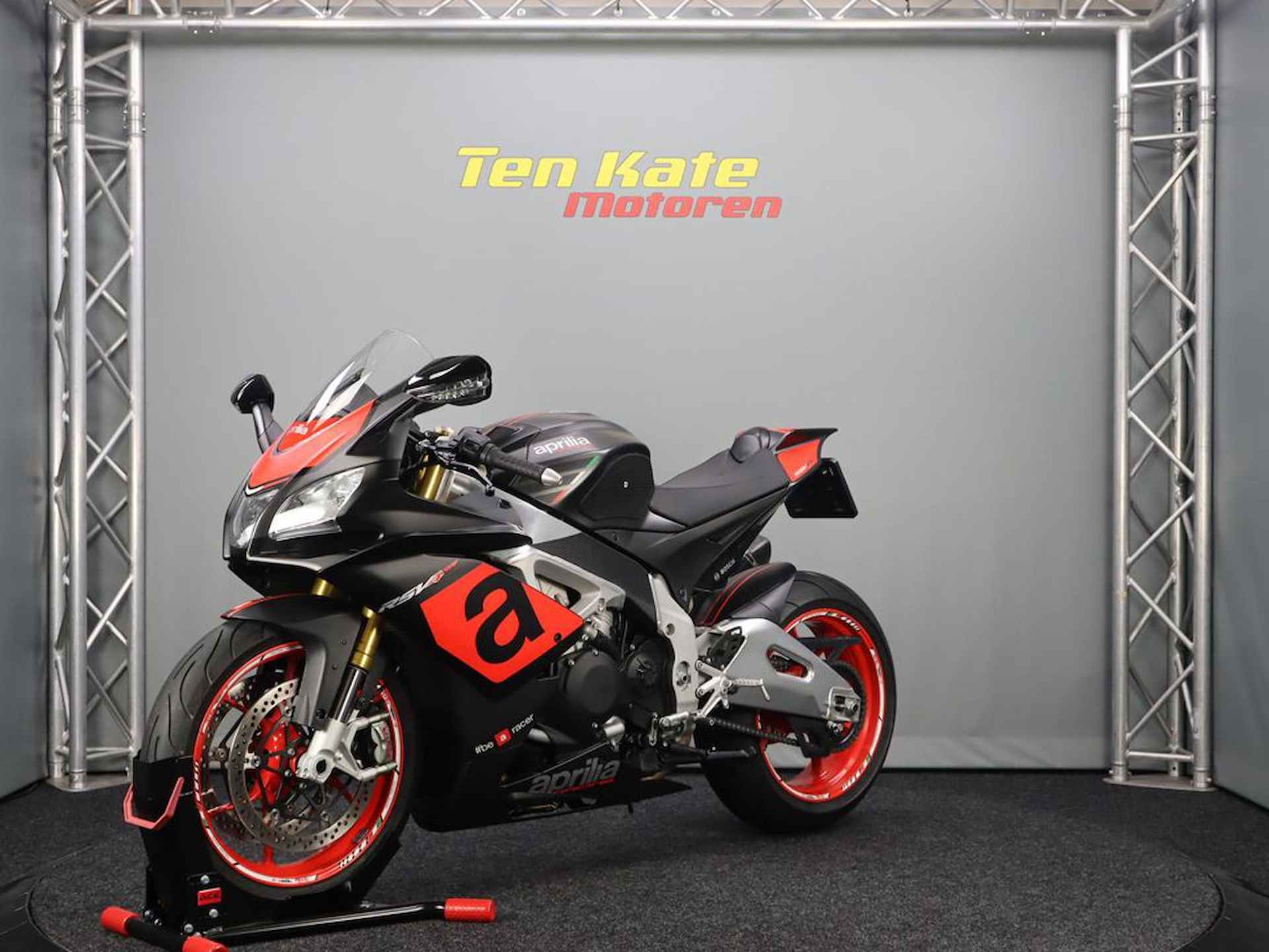 Aprilia RSV4 RR - 6/12