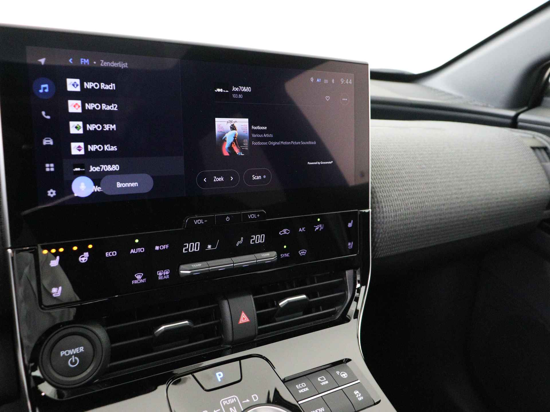 Toyota Bz4x Launch Edition Premium Bi-Tone uitvoering | Navigatie | Stoel&stuur verwarming | My T app | Panoramadak | Wegenbelasting vrij | Subsidie €2000,- aanvraag mogelijk. - 7/48