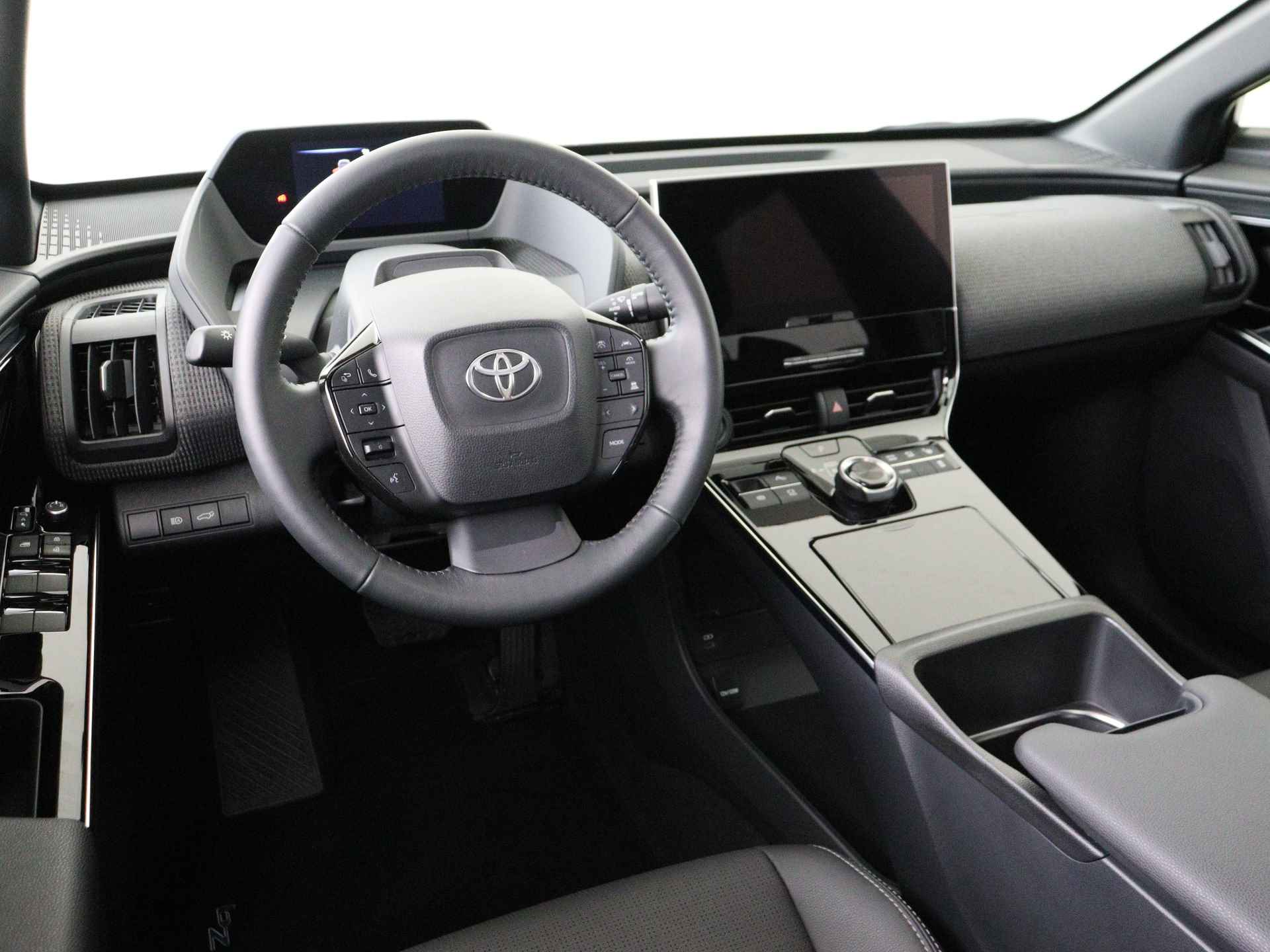 Toyota Bz4x Launch Edition Premium Bi-Tone uitvoering | Navigatie | Stoel&stuur verwarming | My T app | Panoramadak | Wegenbelasting vrij | Subsidie €2000,- aanvraag mogelijk. - 5/48