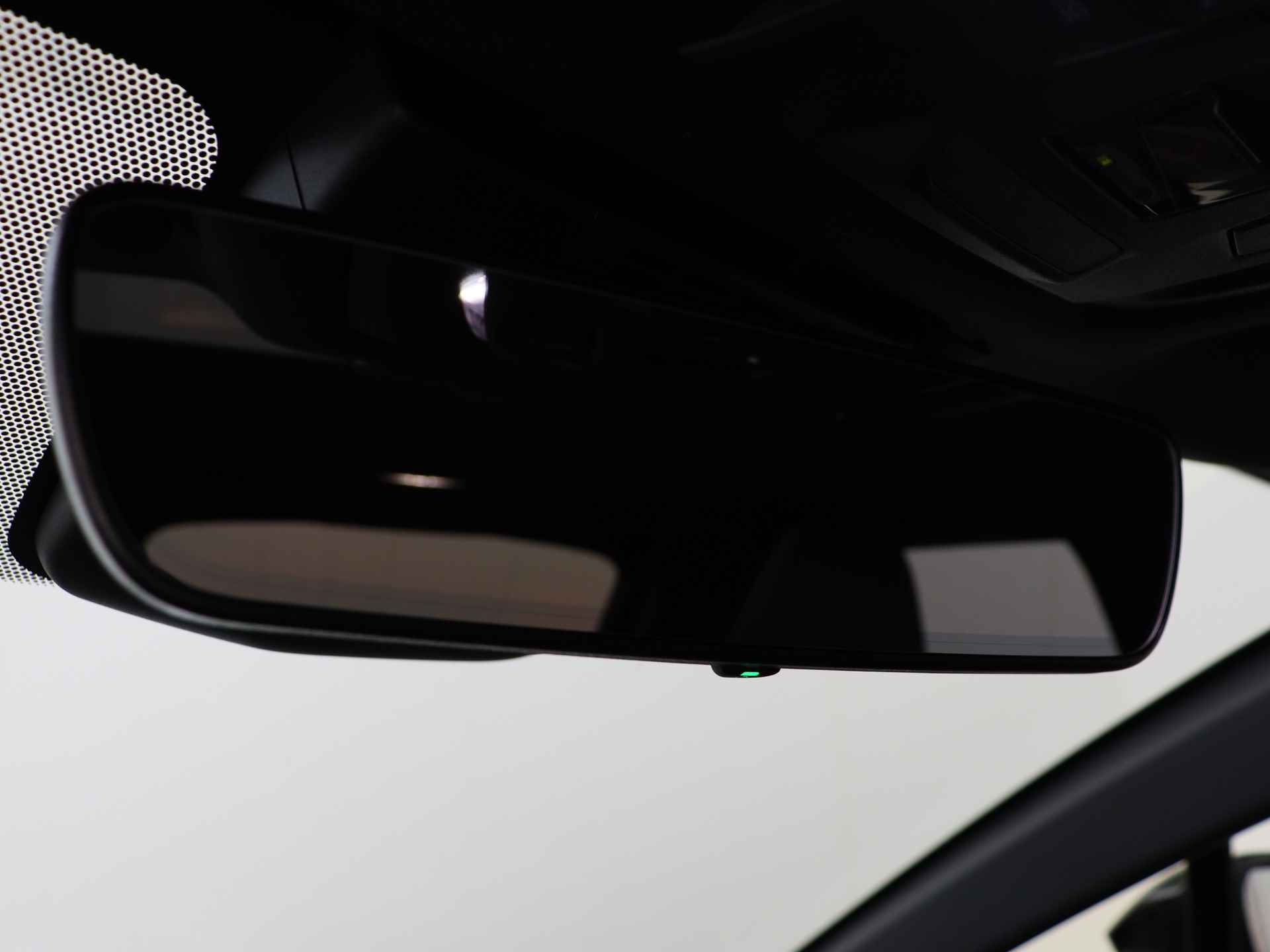 Toyota Bz4x Launch Edition Premium Bi-Tone uitvoering | Navigatie | Stoel&stuur verwarming | My T app | Panoramadak | Wegenbelasting vrij | Subsidie €2000,- aanvraag mogelijk. - 26/48